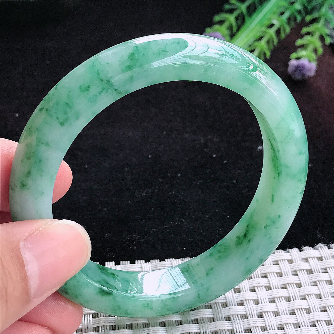 实拍A货翡翠54/12.1/8.8老坑精美冰润飘花手镯宽边玉镯平安镯百搭