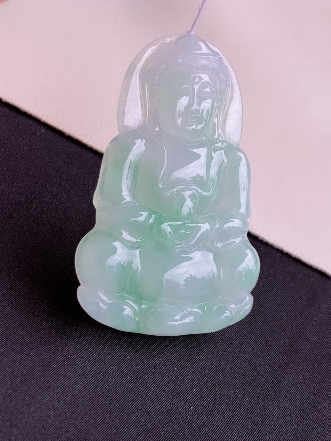 冰飘绿观音，晶莹剔透，面容慈祥，尺寸52/33.5/6.3/自然光实拍