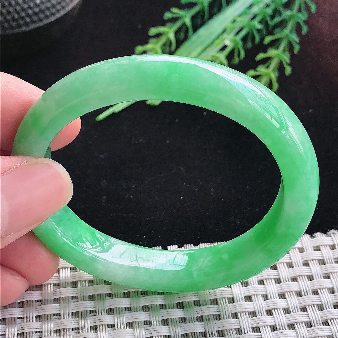 实拍A货翡翠52/44/10.4/8老坑精美温润满阳绿贵妃手镯宽边玉镯平安镯百搭