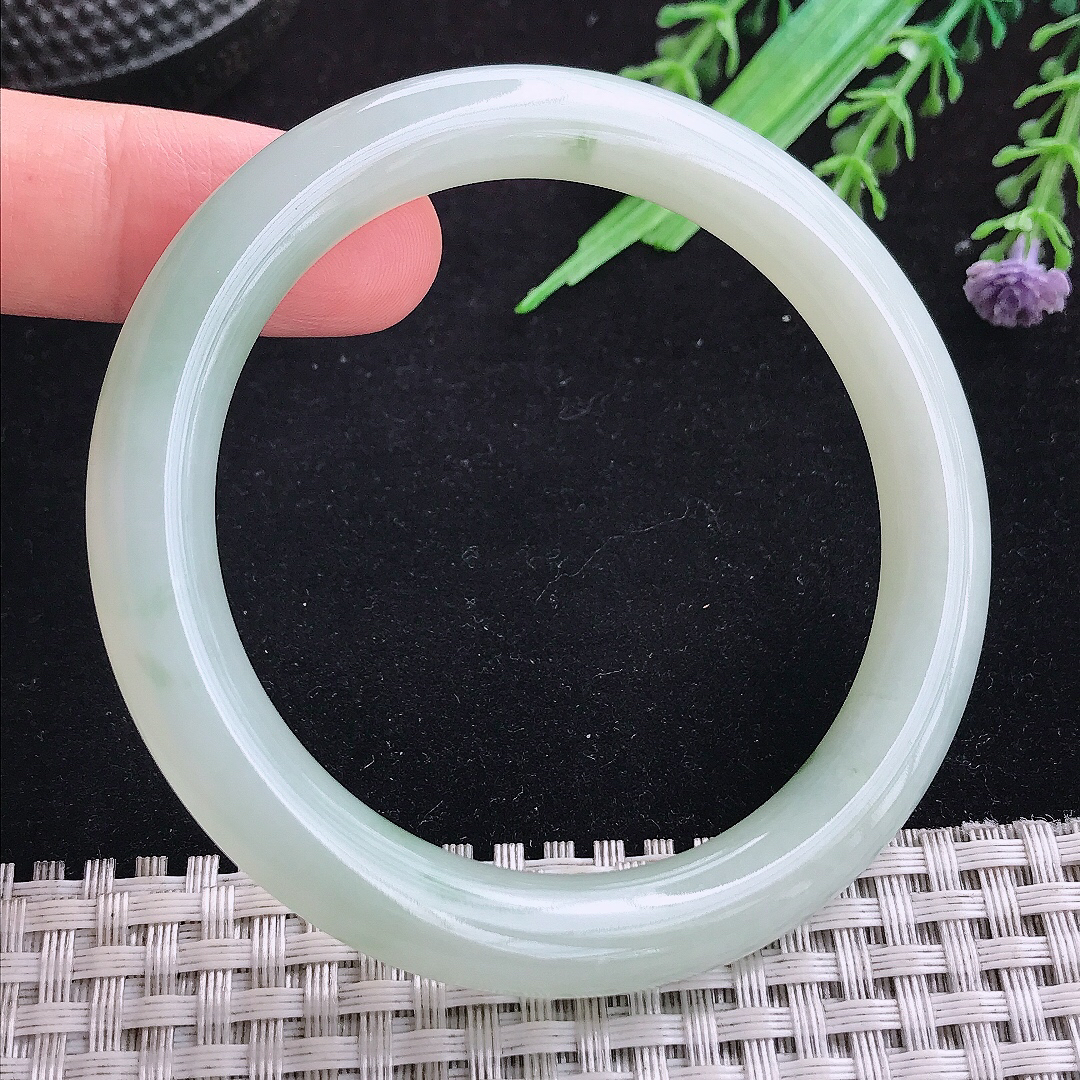 实拍A货翡翠55/8.5/9老坑冰润起胶晴绿圆条手镯宽边玉镯平安镯百搭