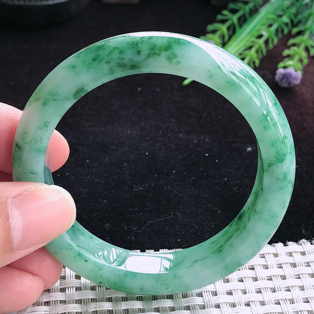 实拍A货翡翠54/12.1/8.8老坑精美冰润飘花手镯宽边玉镯平安镯百搭