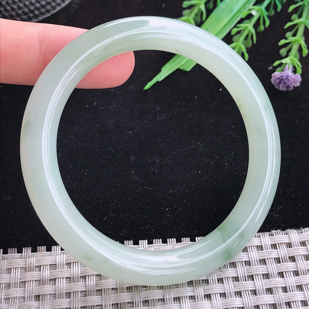 实拍A货翡翠55/8.5/9老坑冰润起胶晴绿圆条手镯宽边玉镯平安镯百搭