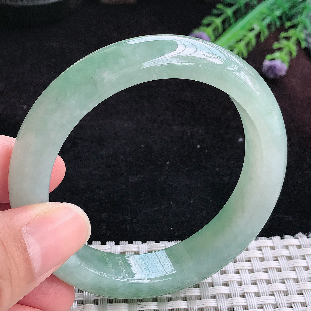 实拍A货翡翠56/13.4/8.9老坑冰润起胶满油绿手镯宽边玉镯平安镯百搭