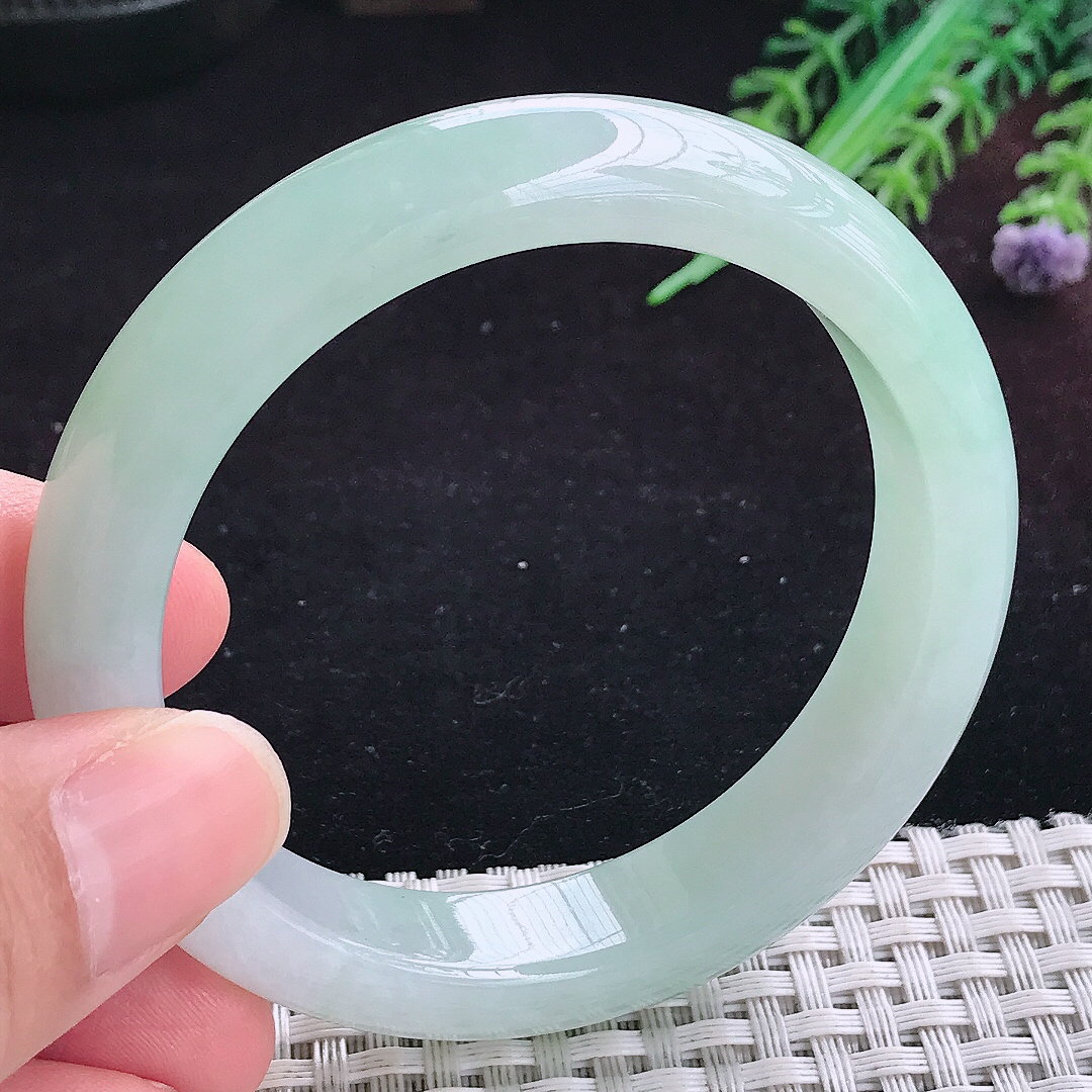 实拍A货翡翠54.5/12.3/8.3老坑冰透冰晴绿手镯宽边玉镯平安镯百搭