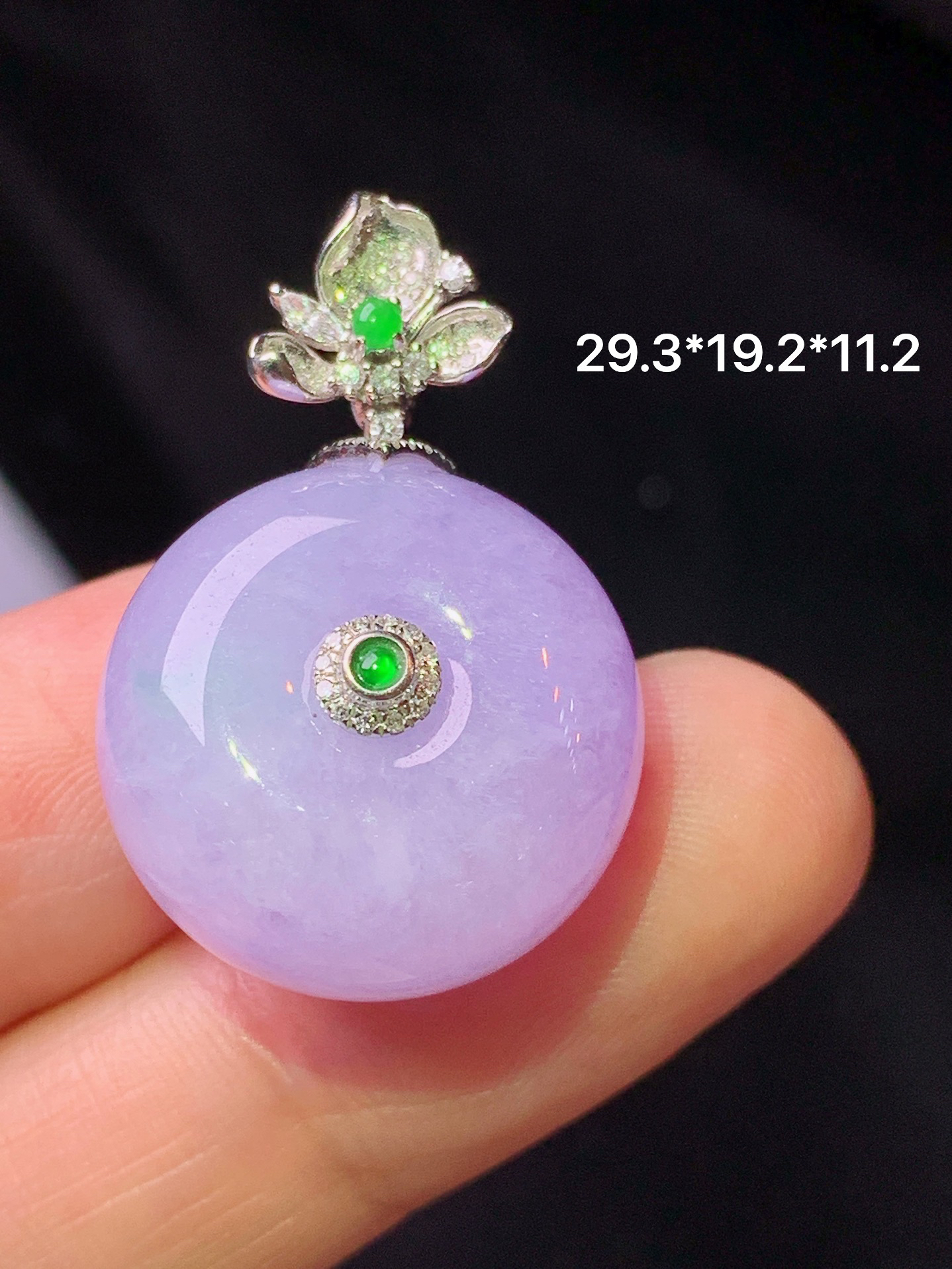 18k金钻镶嵌紫罗兰平安扣吊坠 玉质细腻 色泽艳丽清新 水润亮眼 整体尺寸29.3*19.2*11.2 b1