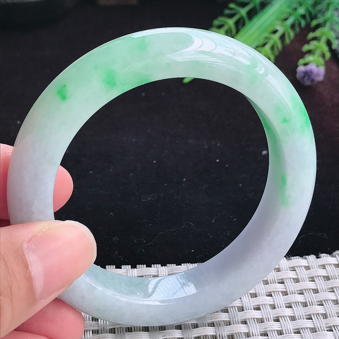 实拍A货翡翠54.5/12.8/9.7老坑精美飘阳绿手镯宽边玉镯平安镯百搭