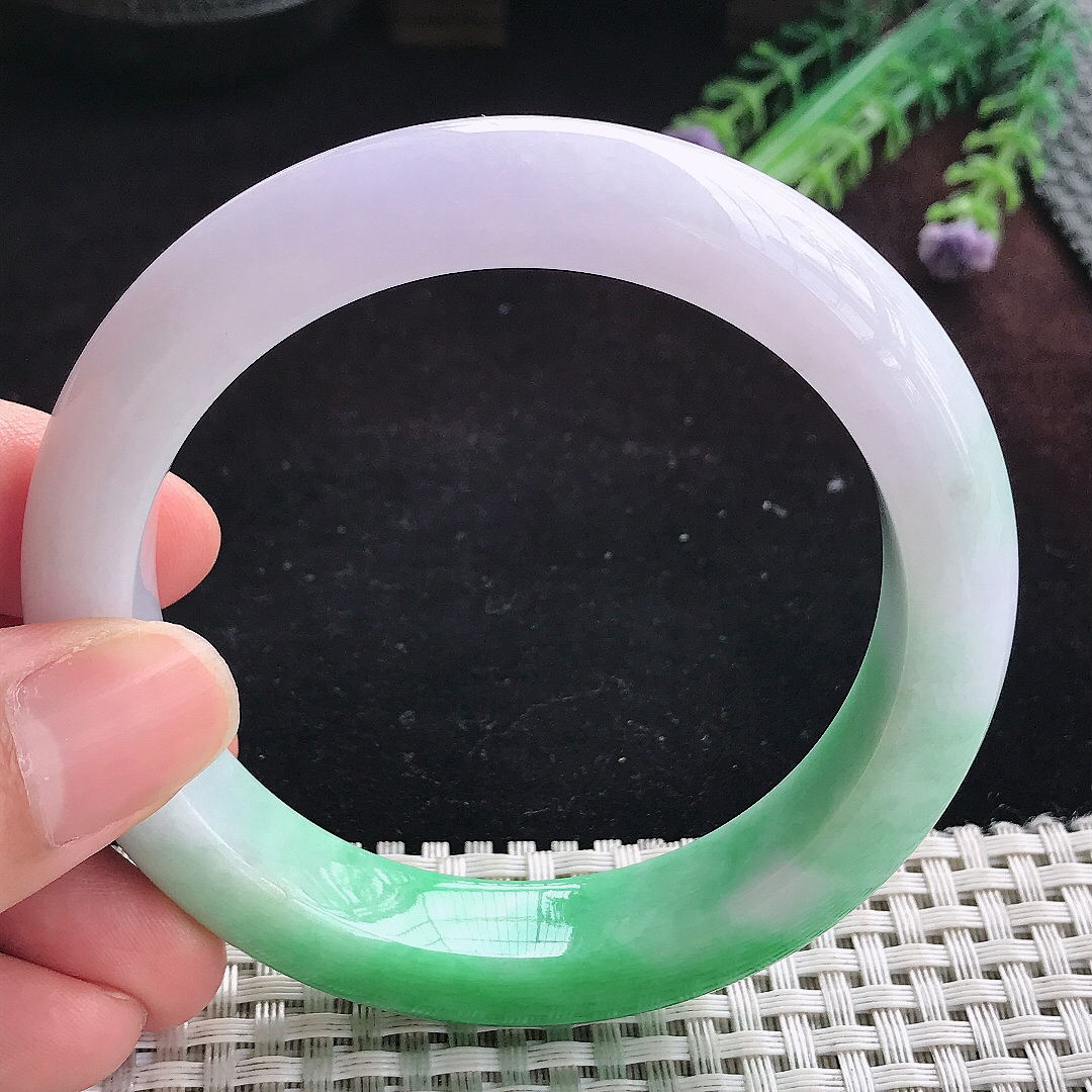 实拍A货翡翠59/13/9.6老坑精美辣阳绿手镯宽边玉镯平安镯百搭