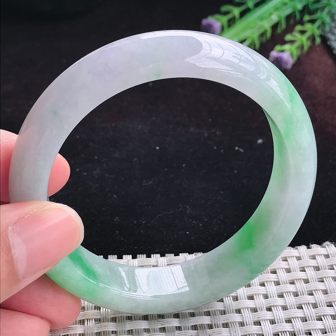 实拍A货翡翠58/14.1/8.8老坑冰润飘阳绿手镯宽边玉镯平安镯百搭