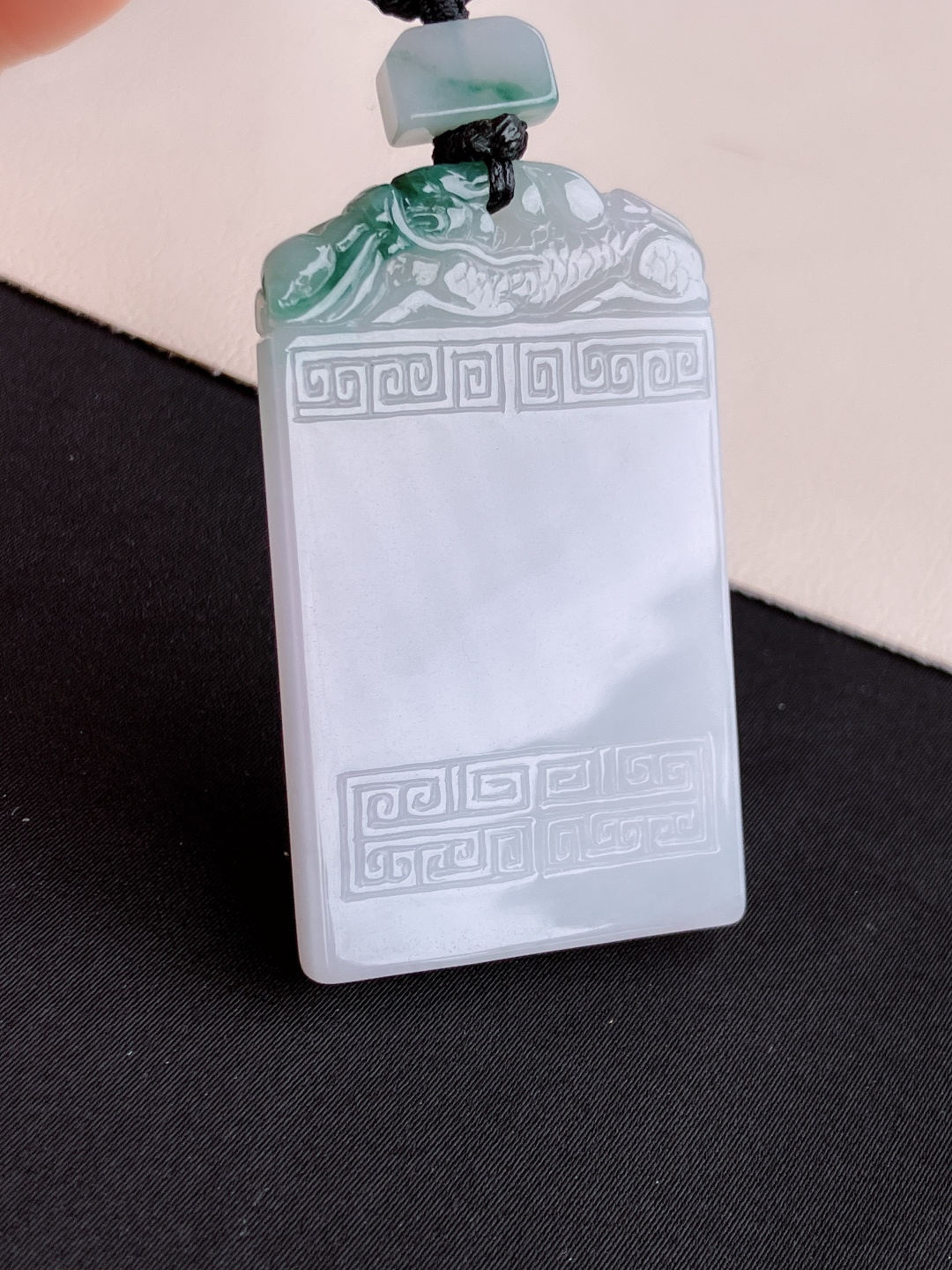 冰飘花平安牌，简约时尚，尺寸50.8/30.2/5/自然光实拍