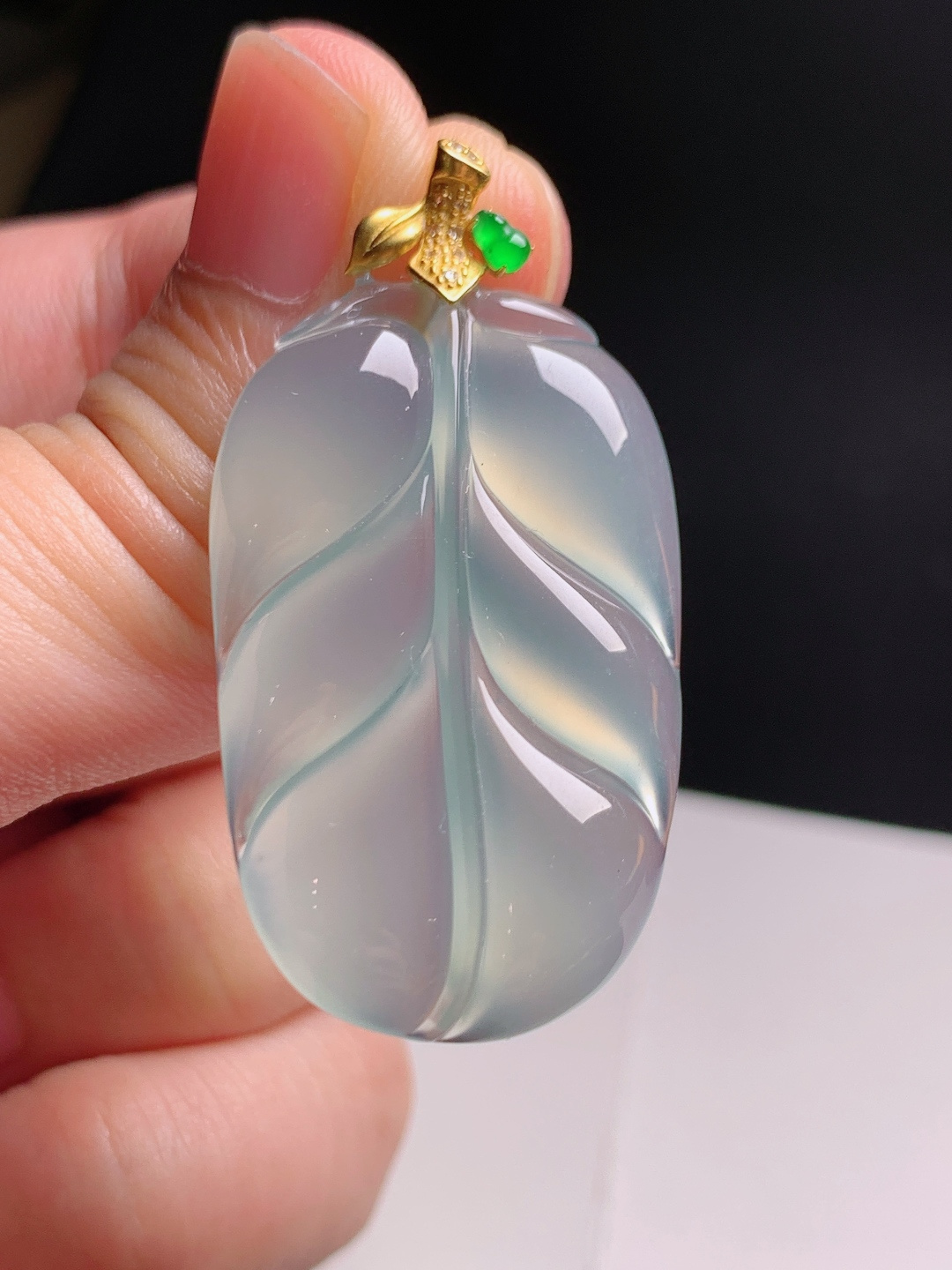️ 冰种树叶吊坠，金扣镶钻配正阳绿翡，种质清透叶片饱满，事业顺遂气质清冷，裸石34.6-25.2-5.5，080729