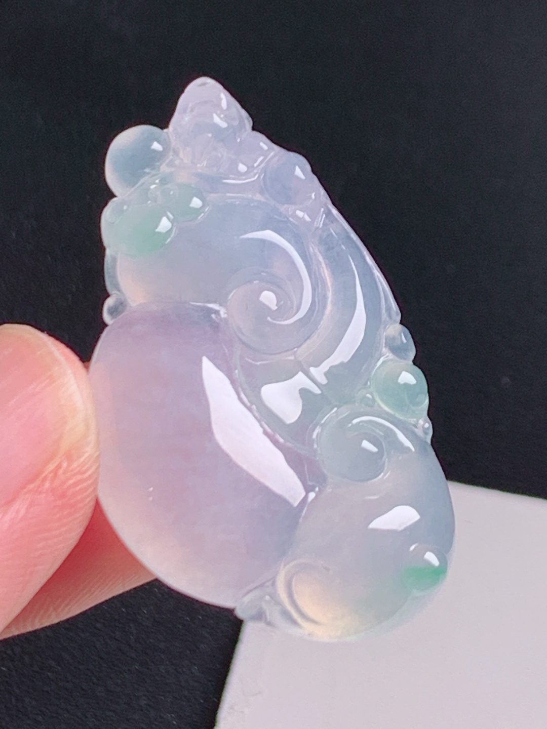 ️ 冰种如意，胶感莹润带飘绿，雕工流畅寓意吉祥，温婉雅致 080729