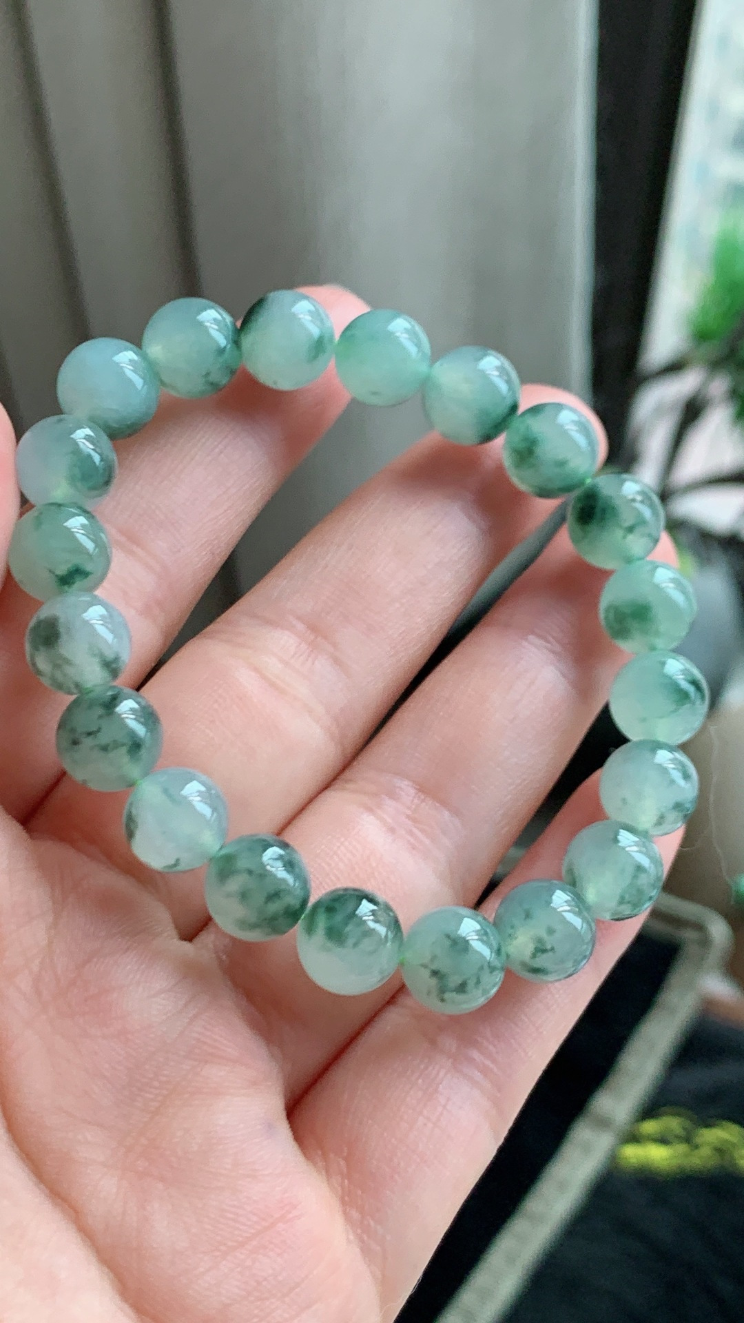 天然翡翠，飘花冰手链，尺寸8.6 li730