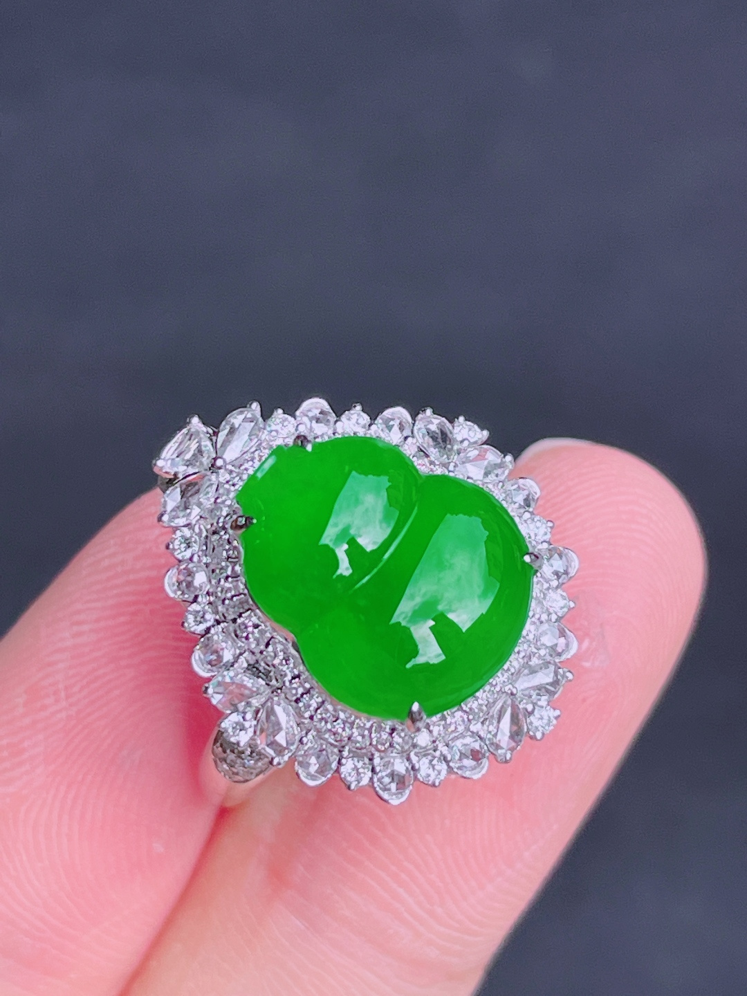 ️高冰绿葫芦戒指 晶莹剔透，新颖时尚，品相，13.8-11.7-5