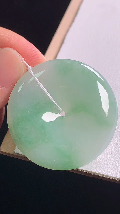 ️冰飘绿平安扣，无裂，尺寸:38.0-6.0mm 28