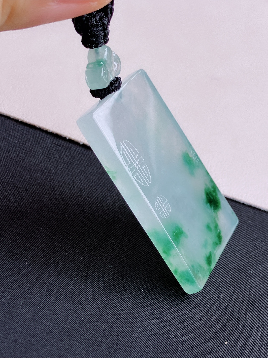 冰飘绿花平安牌，意境美。尺寸46/27.6/4.6/自然光实拍