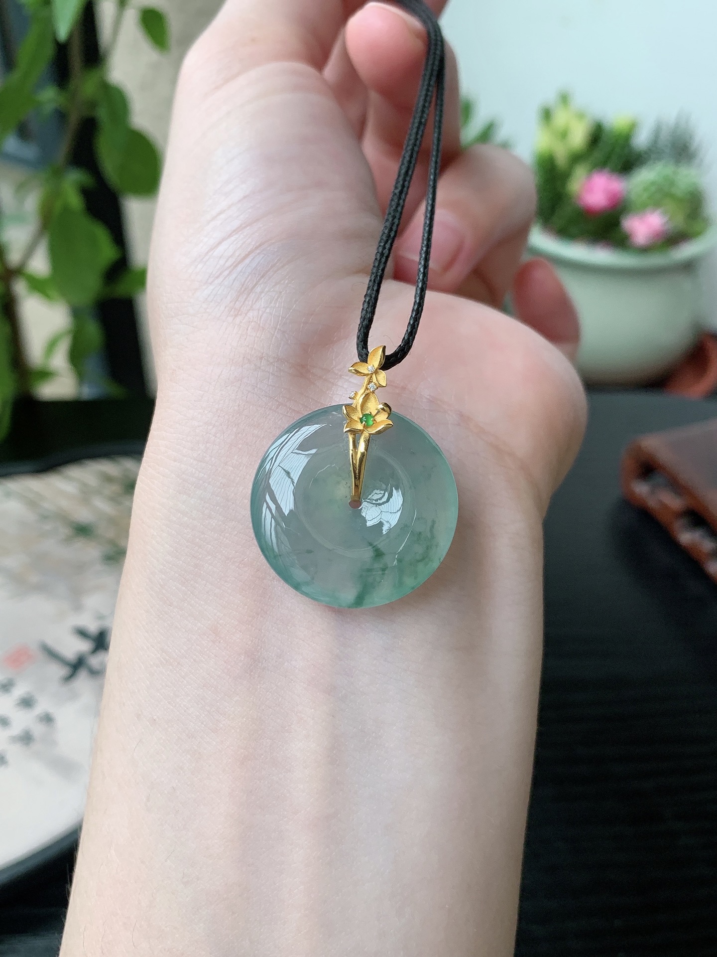 18k金镶嵌老坑冰种胶感飘蓝花平安扣吊坠,裸石尺寸:24-5.5mm