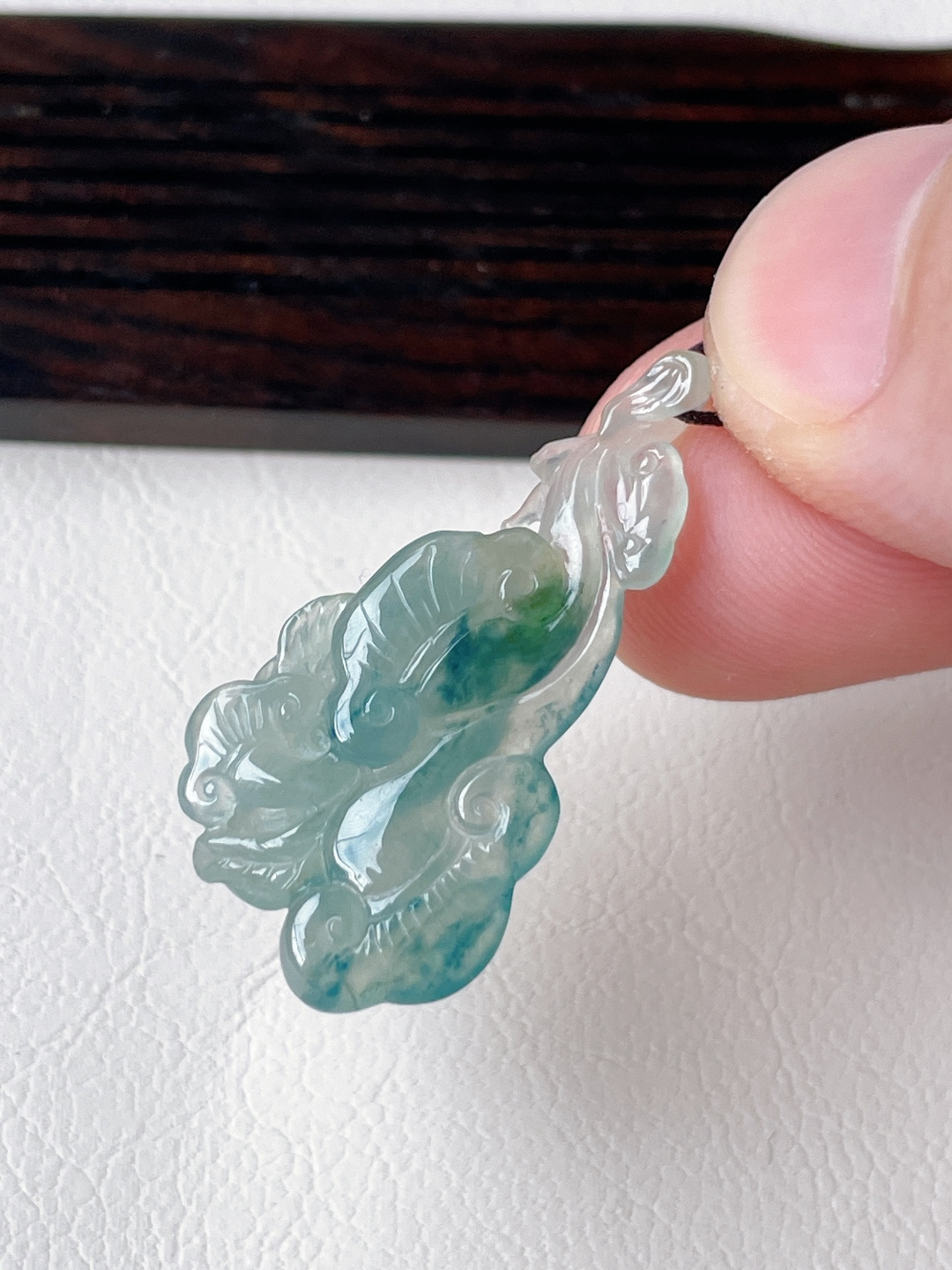 冰飘花灵芝如意，晶莹剔透，尺寸33.5/18.3/6.3/自然光实拍