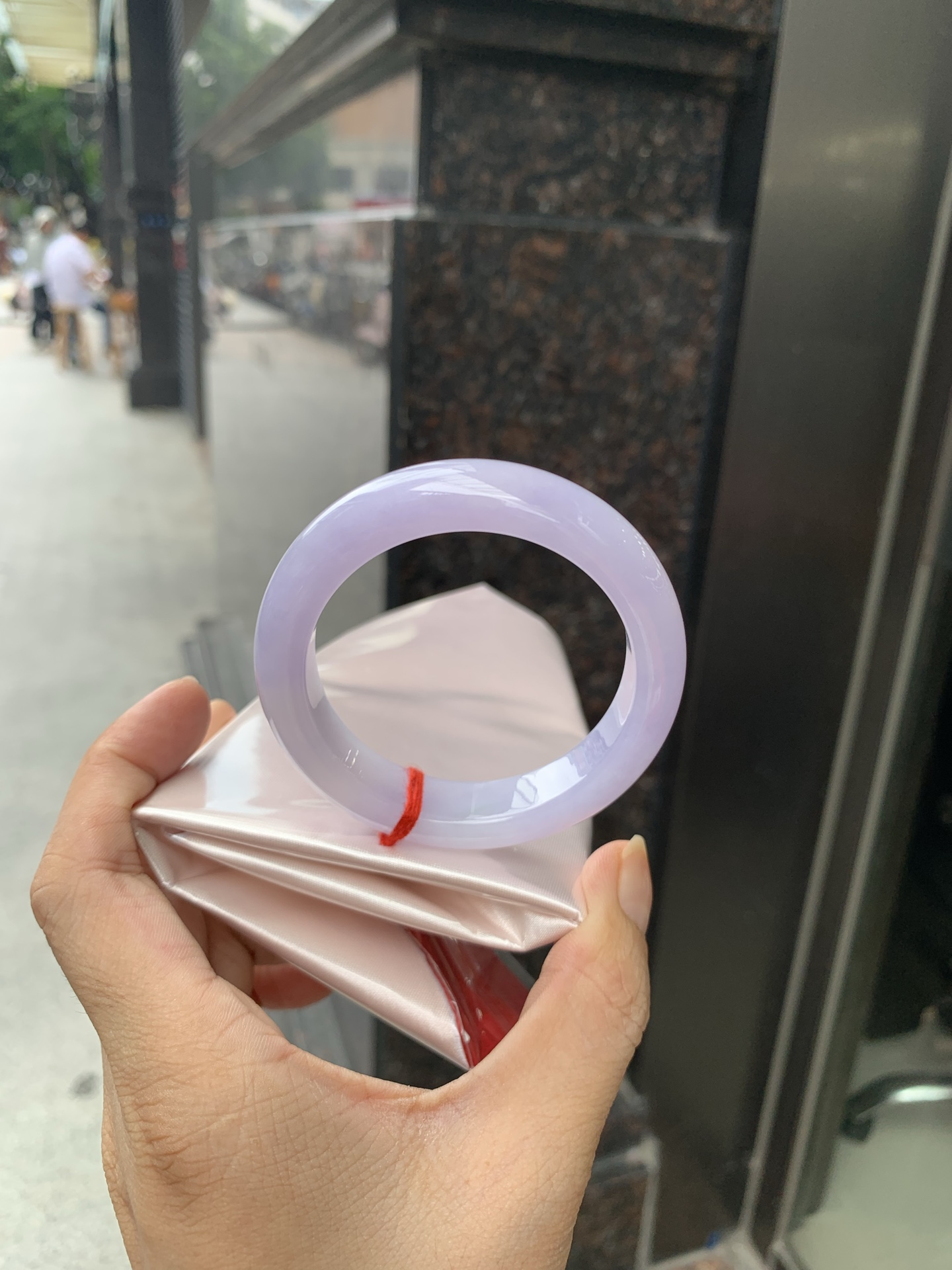 正圈，50.3-8.5-12.2，0802-N1285，打灯纹不扣，底妆水润，满圈紫色吸睛抢眼，浪漫迷人，仙气飘飘，优雅高贵显气质，感满满，紫色自然光不失色，不同光线不一样视觉感受