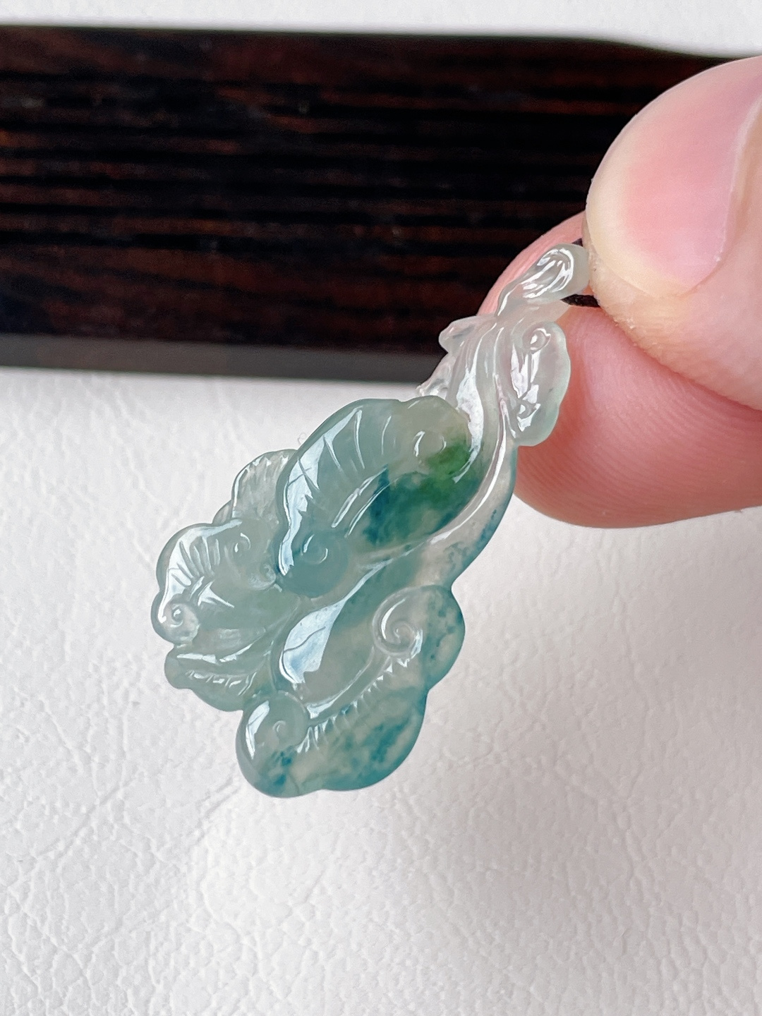 冰飘花灵芝如意，晶莹剔透，尺寸33.5/18.3/6.3/自然光实拍
