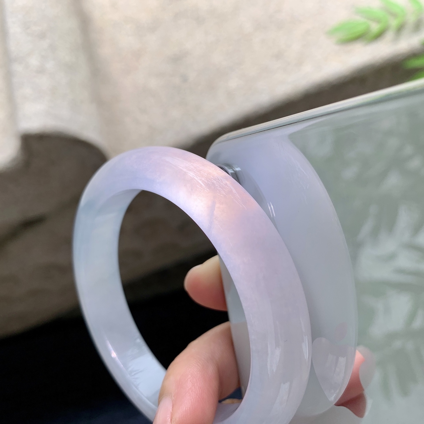 正圈54 55，圈口55/11.6/8.6，编码DZ080315，描述糯冰紫罗兰，水润，种老，细腻，打灯有絮线