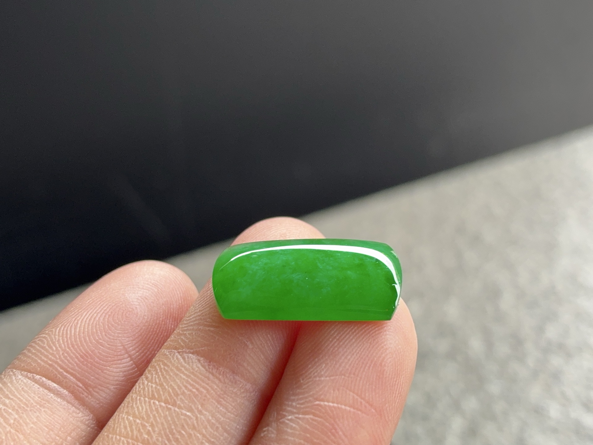 冰绿马鞍 尺寸：19.3×9.7×3.3