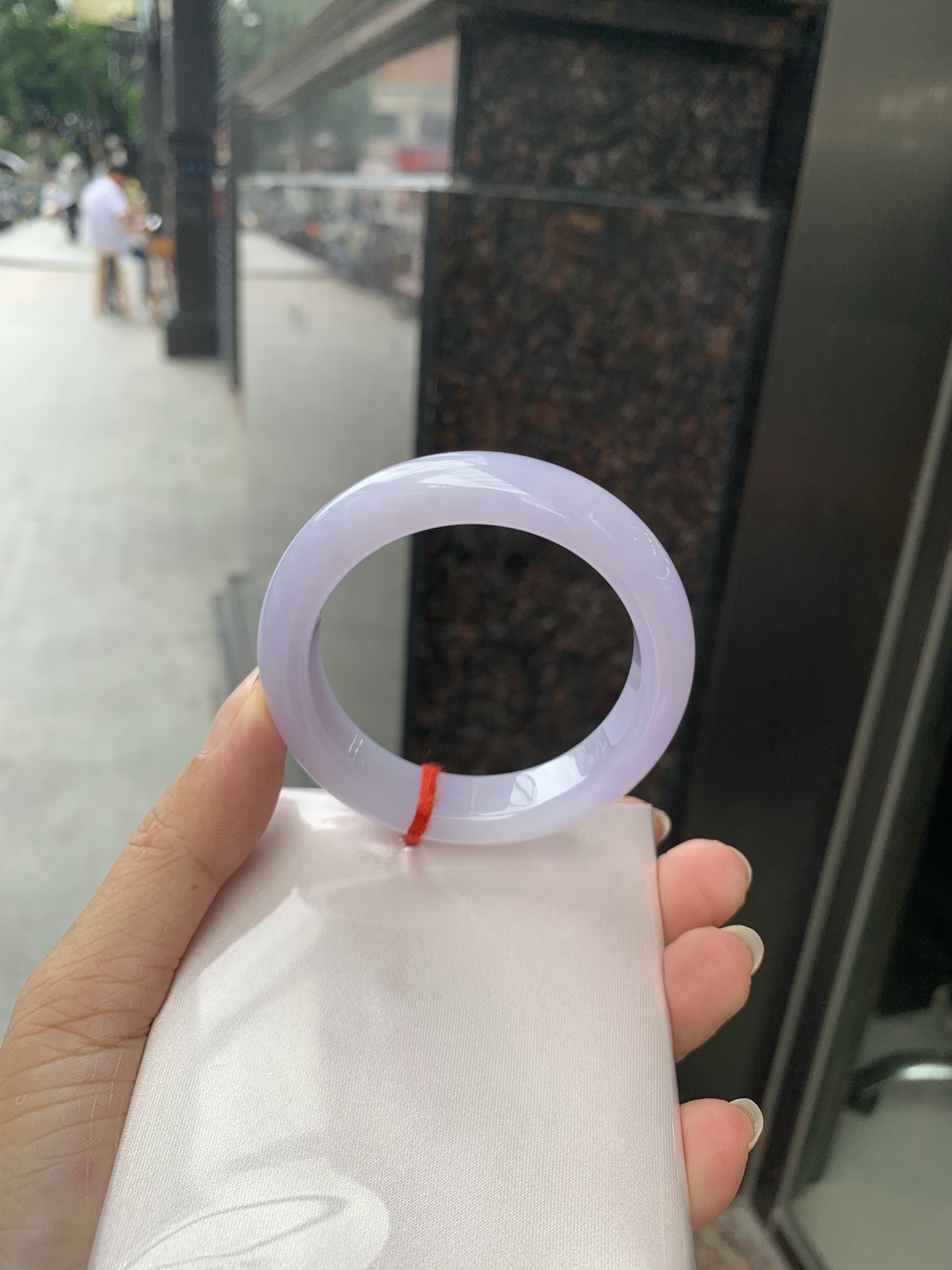 正圈，50.3-8.5-12.2，0802-N1285，打灯纹不扣，底妆水润，满圈紫色吸睛抢眼，浪漫迷人，仙气飘飘，优雅高贵显气质，感满满，紫色自然光不失色，不同光线不一样视觉感受