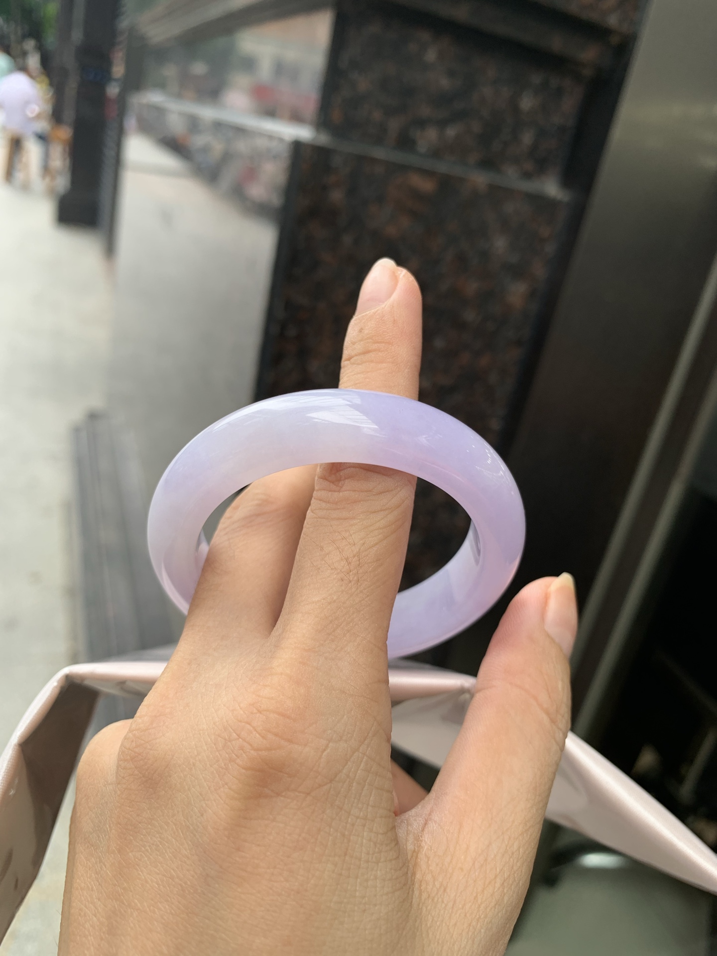 正圈，50.3-8.5-12.2，0802-N1285，打灯纹不扣，底妆水润，满圈紫色吸睛抢眼，浪漫迷人，仙气飘飘，优雅高贵显气质，感满满，紫色自然光不失色，不同光线不一样视觉感受