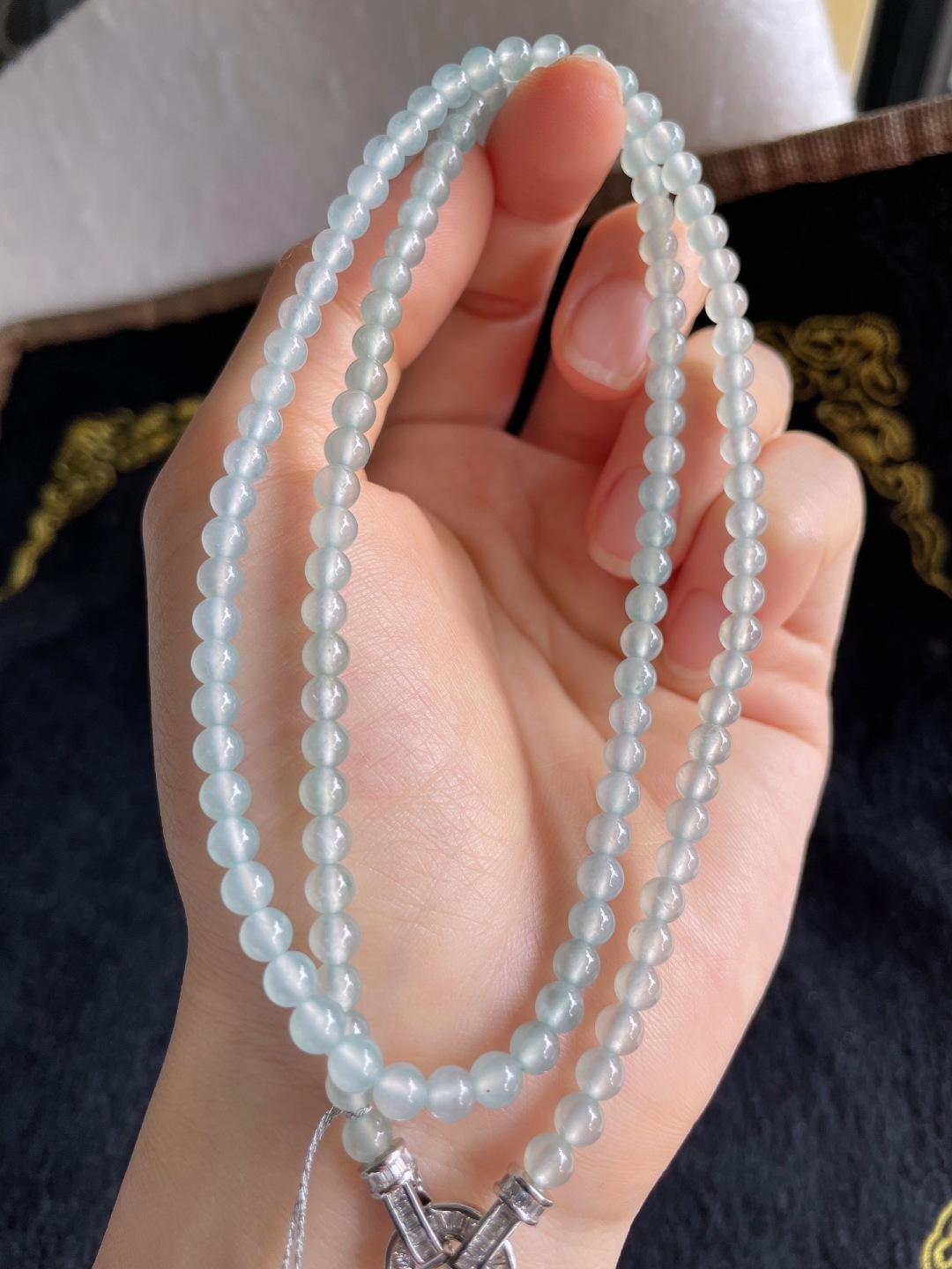 缅甸天然翡翠A货，冰种珠链，尺寸：4.3mm122颗。-2095