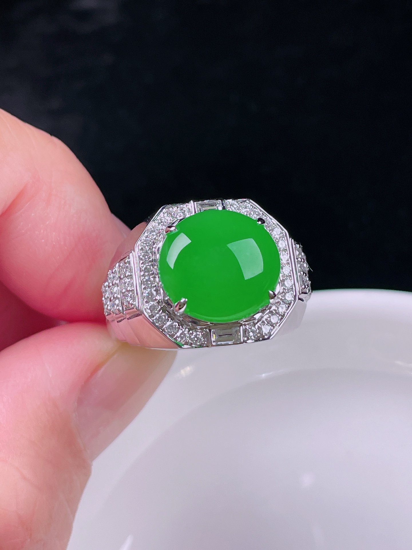 ️阳绿戒指，老种起光，细底通透，尺寸：裸石13/12.3/3mm0802
