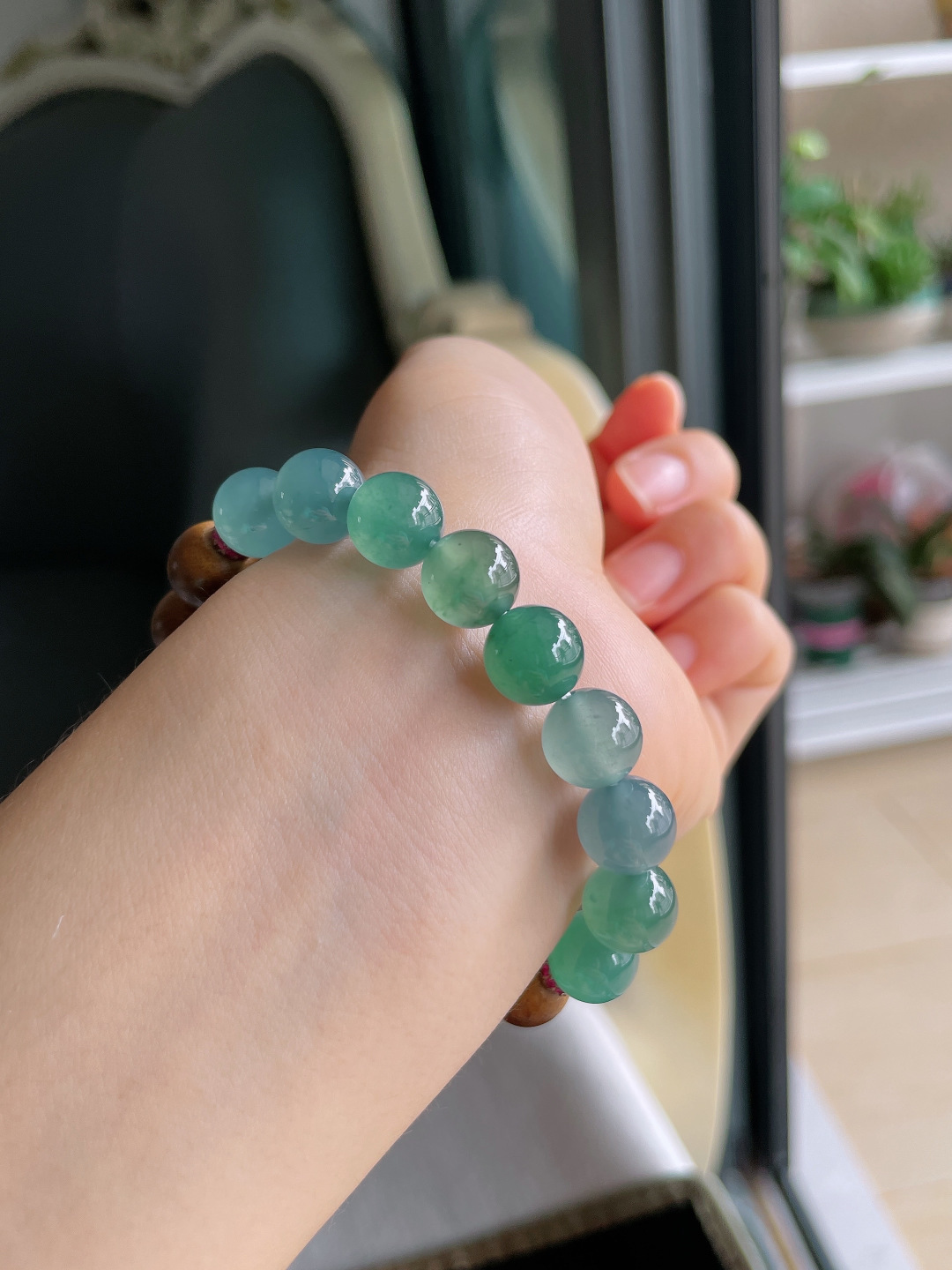 ️，天然翡翠A货，冰多宝搭配沉香木手串，尺寸：9.8mm。【编2908】