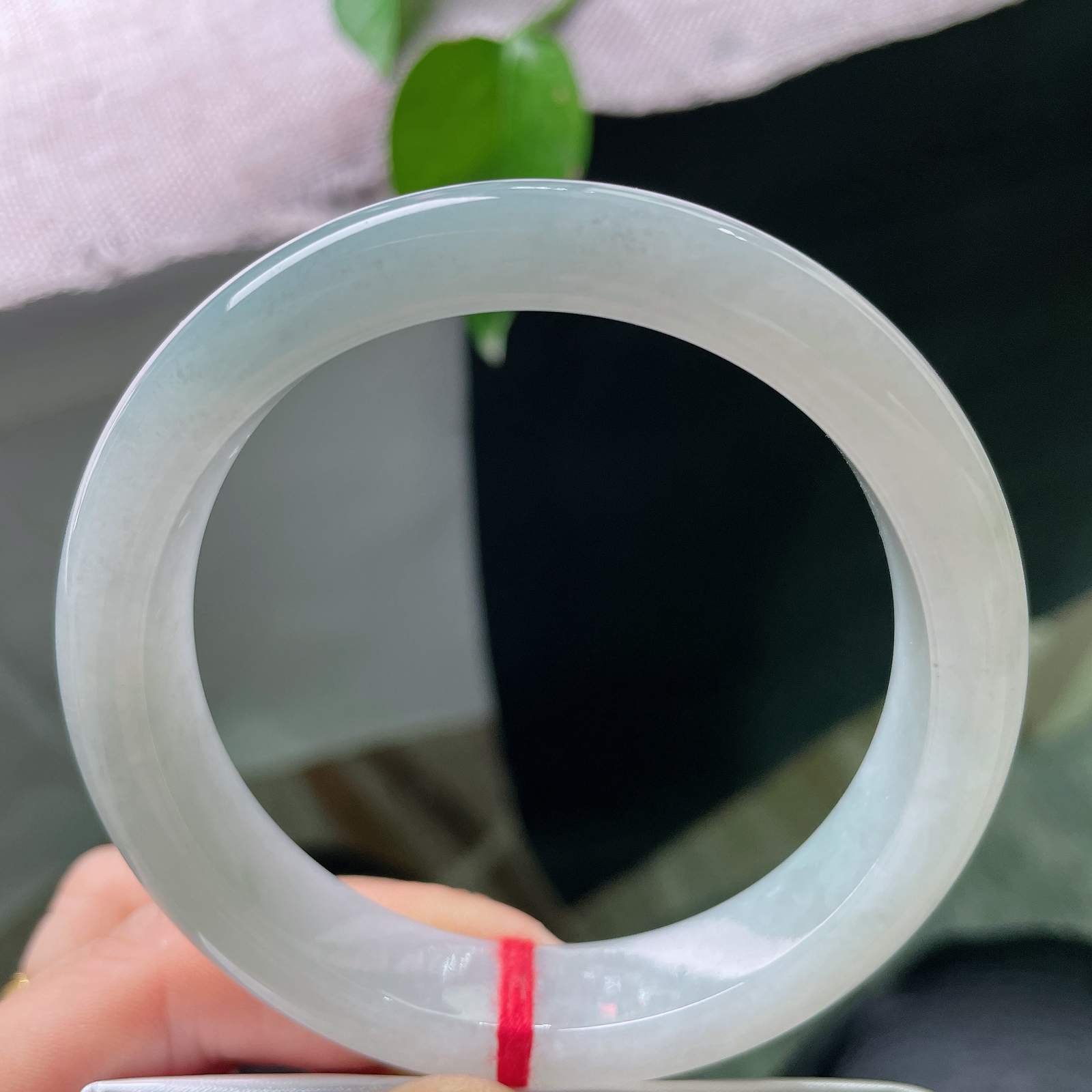 60/12.9/8.5，淡绿底正圈，大圈口，肉质细腻干净，水头好，种老55953a
