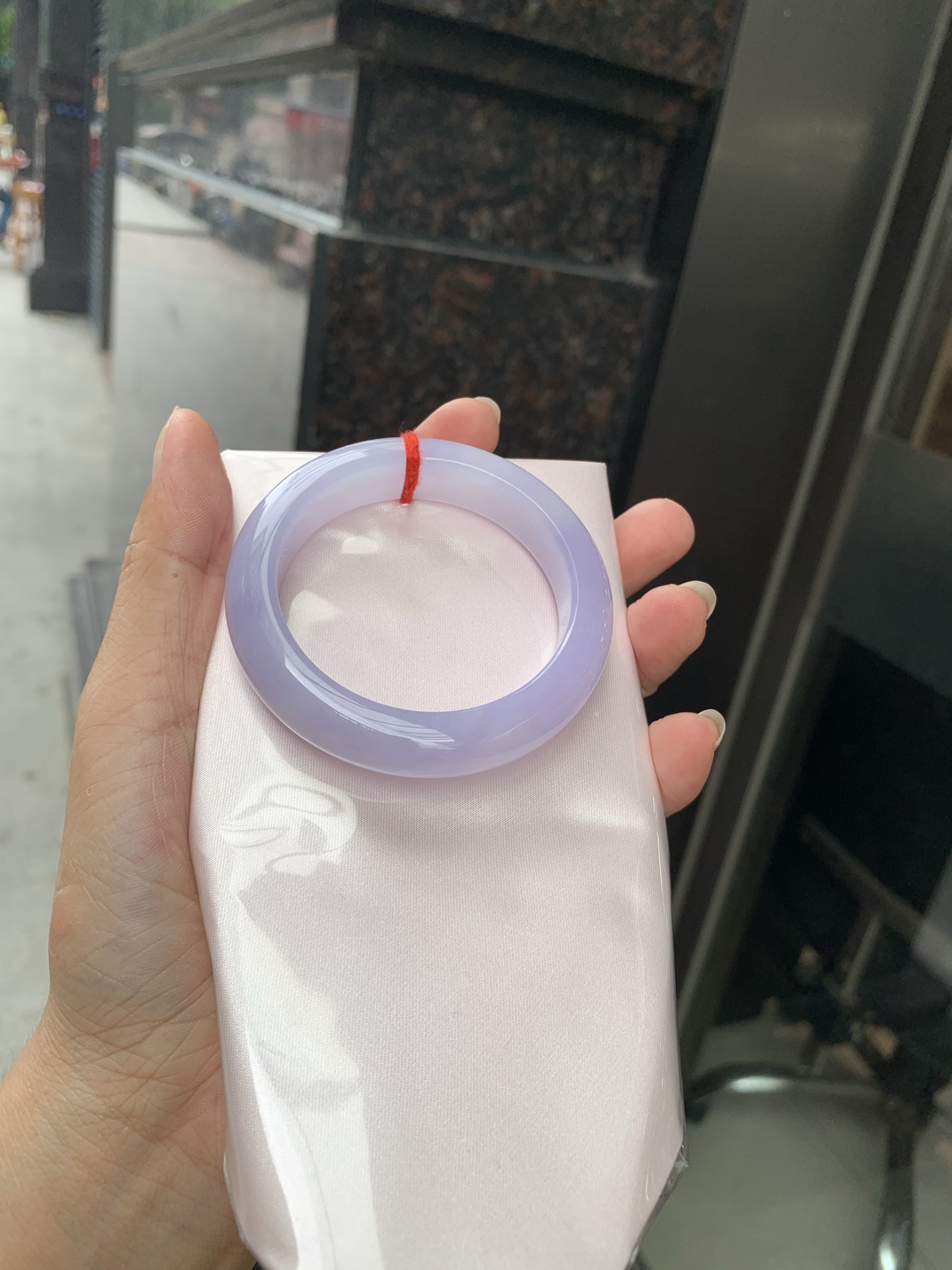 正圈，50.3-8.5-12.2，0802-N1285，打灯纹不扣，底妆水润，满圈紫色吸睛抢眼，浪漫迷人，仙气飘飘，优雅高贵显气质，感满满，紫色自然光不失色，不同光线不一样视觉感受