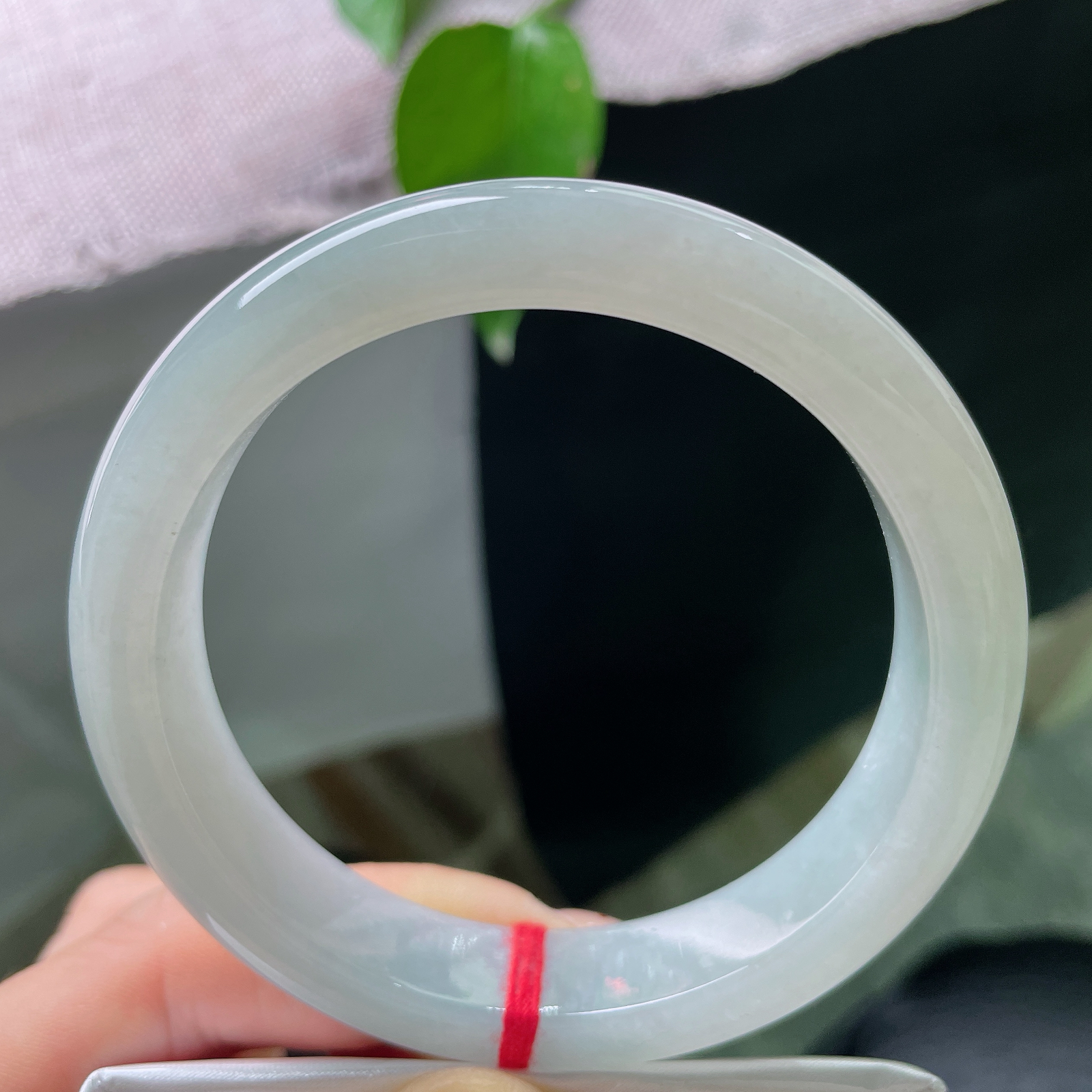60/12.9/8.5，淡绿底正圈，大圈口，肉质细腻干净，水头好，种老55953a