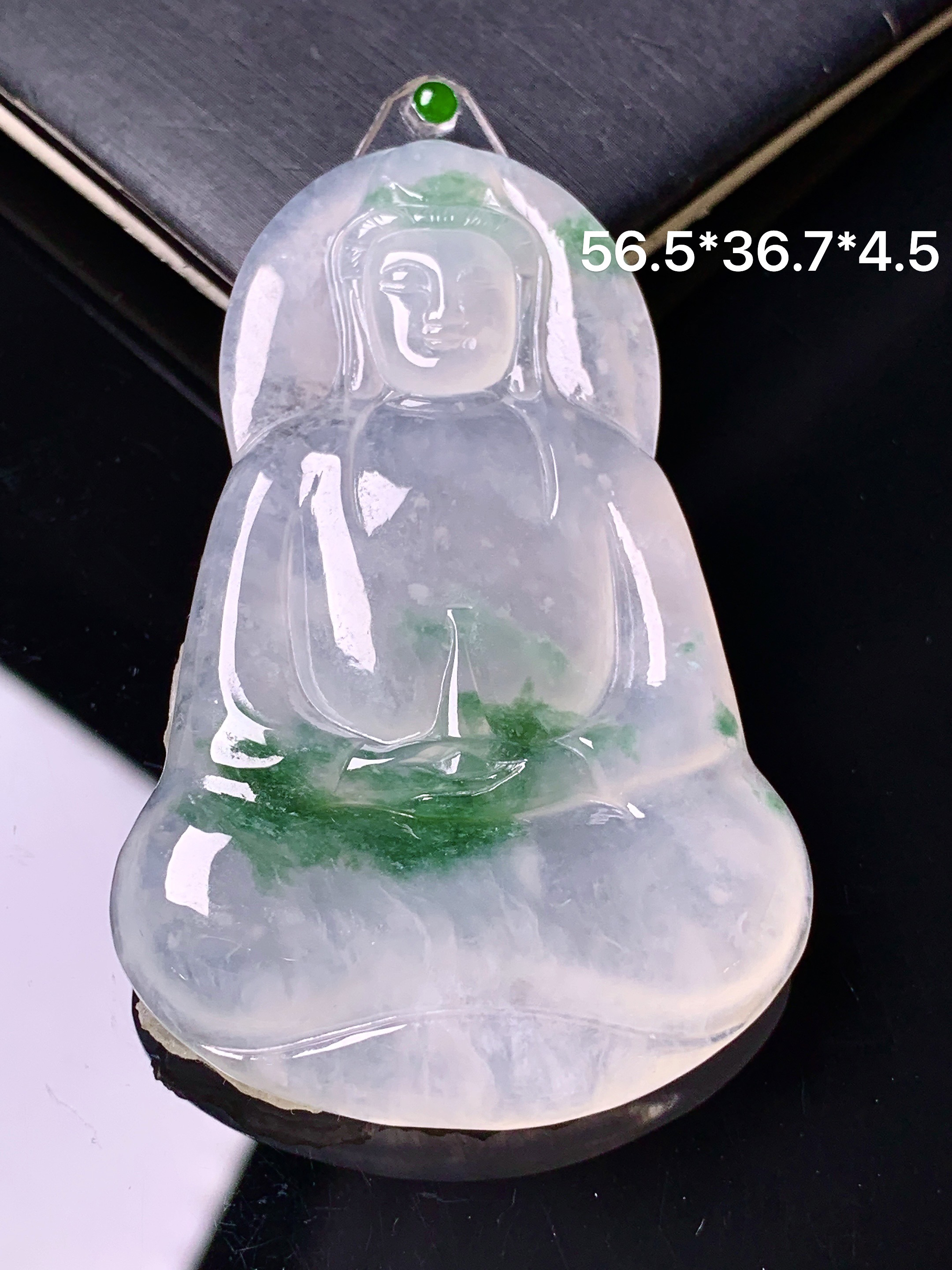 镶嵌款 飘绿观音菩萨吊坠 玉质细腻 色泽艳丽清新 水润亮眼 整体尺寸56.5*36.7*4.5 2x