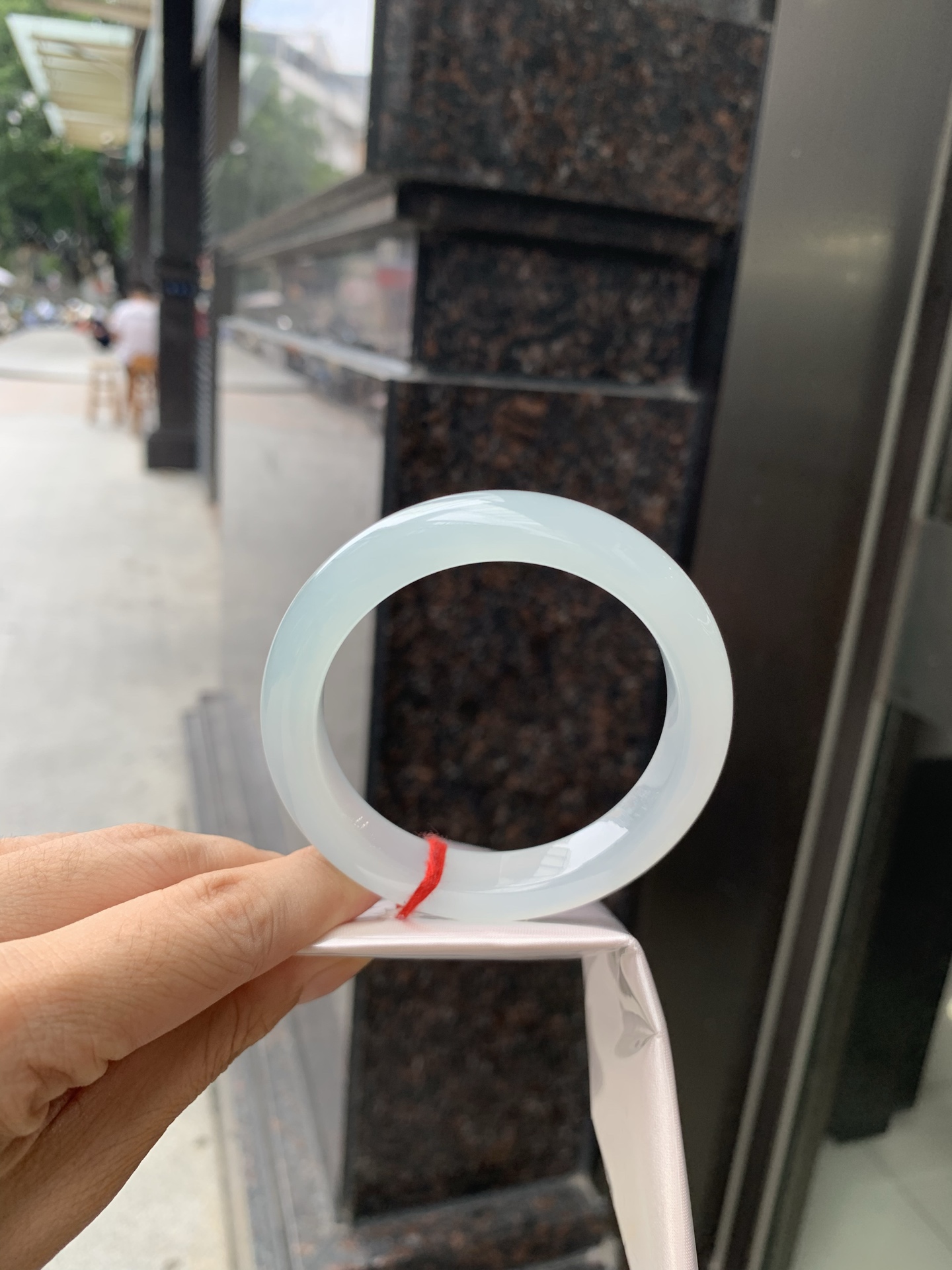 半山水正圈, 打灯棉絮+细纹，底妆冰透胶润，半山半水天然意境，上手不挑皮，自带清冷感，低调不张扬，越看越有味道