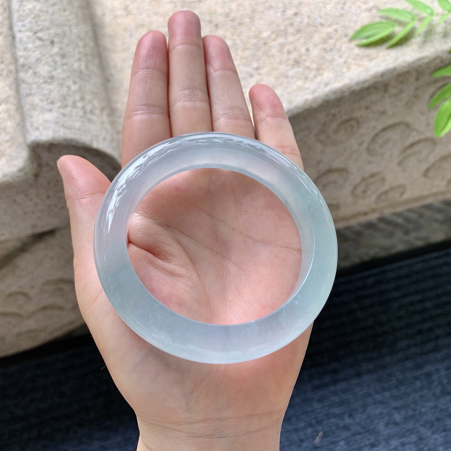 正圈57 58，圈口58.5/13.4/8.4，编码BA080318，描述冰种晴蓝，清透，水润，种老