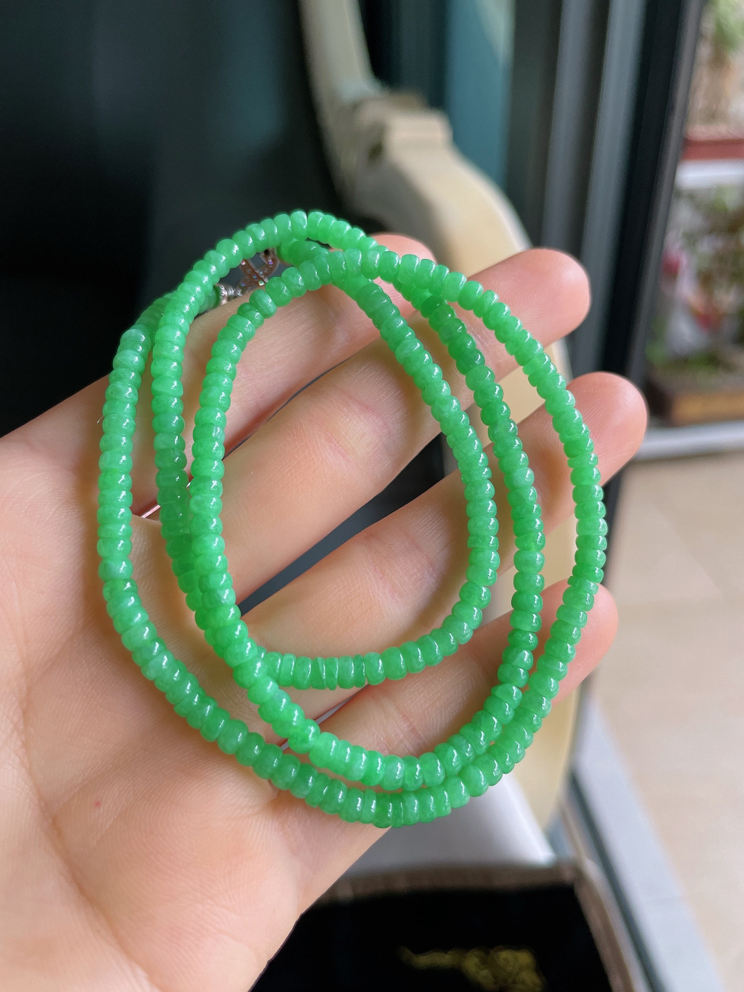天然翡翠A货，冰满绿算盘珠珠链，尺寸：3.7mm。【编3969】