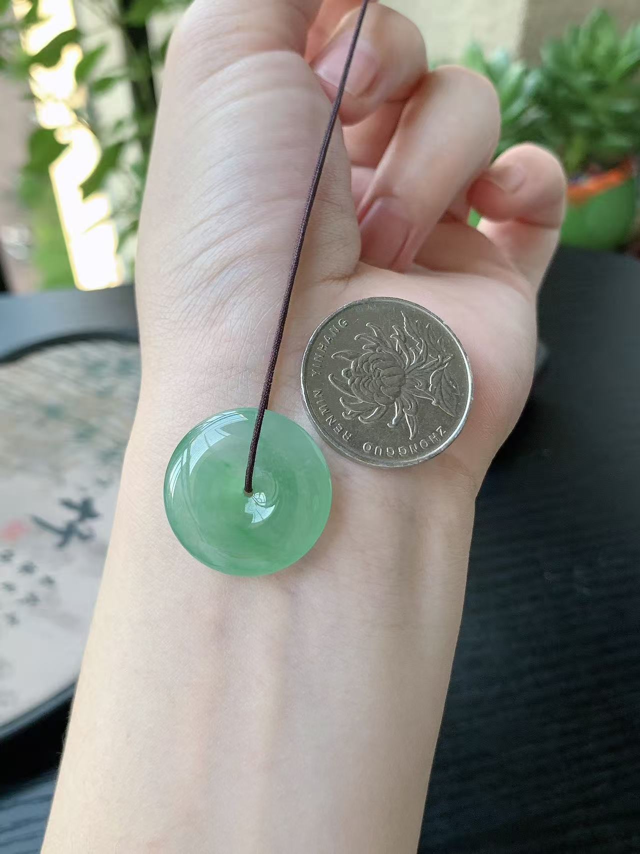 老坑冰种胶感飘阳绿平安扣吊坠,裸石尺寸:22.6-5.9mm