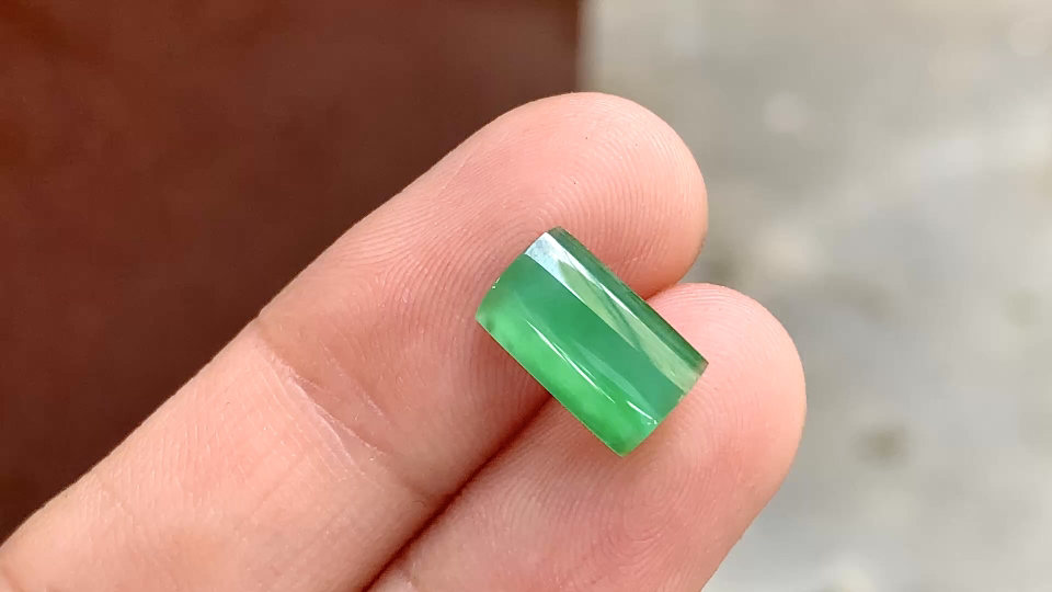 ️ 阳绿马鞍,10.8*6.6*2.8 完整