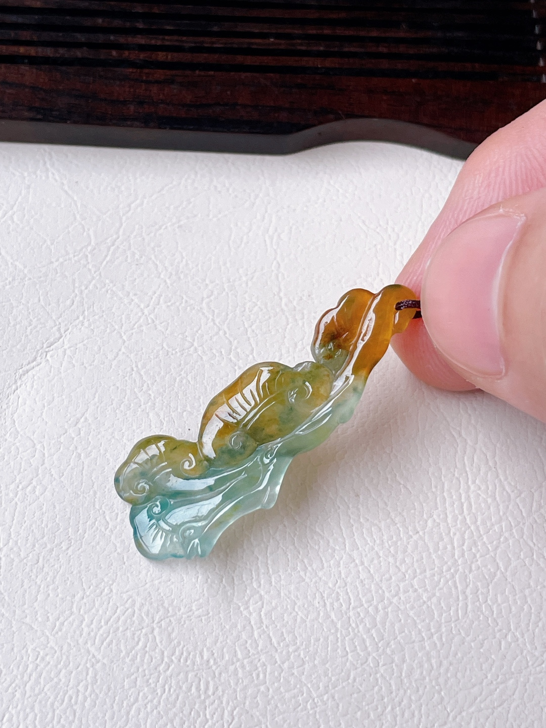 三彩灵芝如意，晶莹剔透，尺寸37.3/14/3.3/自然光实拍