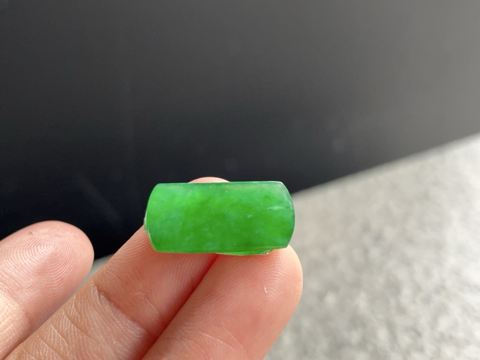 冰绿马鞍 尺寸：19.3×9.7×3.3