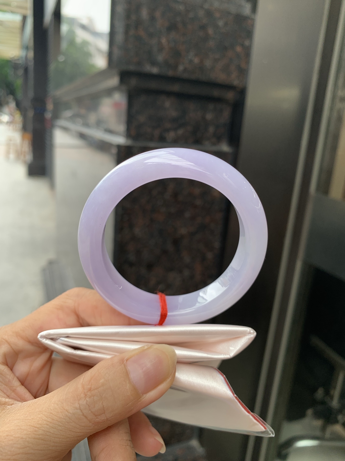 正圈，50.3-8.5-12.2，0802-N1285，打灯纹不扣，底妆水润，满圈紫色吸睛抢眼，浪漫迷人，仙气飘飘，优雅高贵显气质，感满满，紫色自然光不失色，不同光线不一样视觉感受