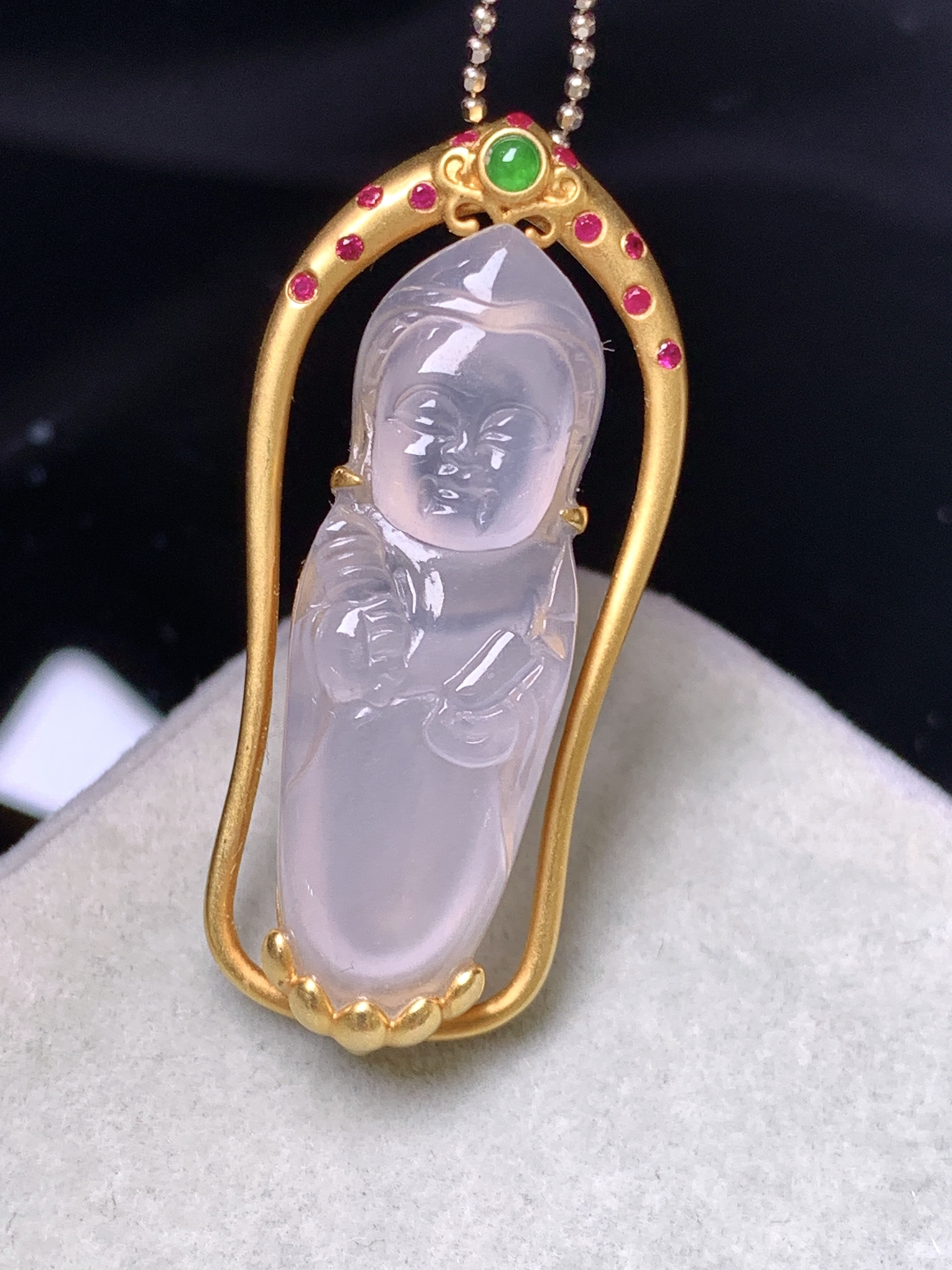 18k金镶嵌冰种宝宝观音吊坠 玉质细腻 色泽艳丽清新 水润亮眼 整体尺寸35.5*16.2*6.2 f4