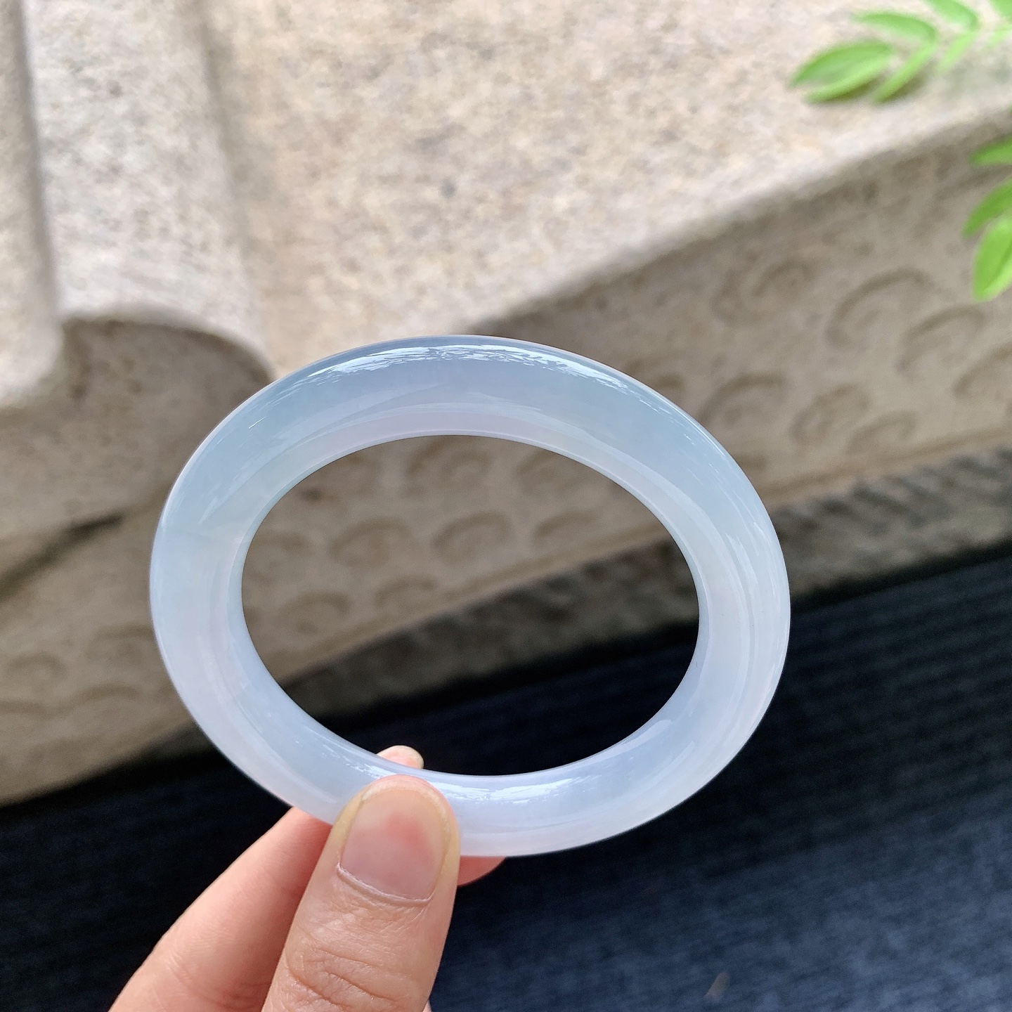 圆条53 54，圈口54.8/9.7/10.1，编码B2080324，糯冰紫罗兰，水润，种老，细腻，打灯有棉线
