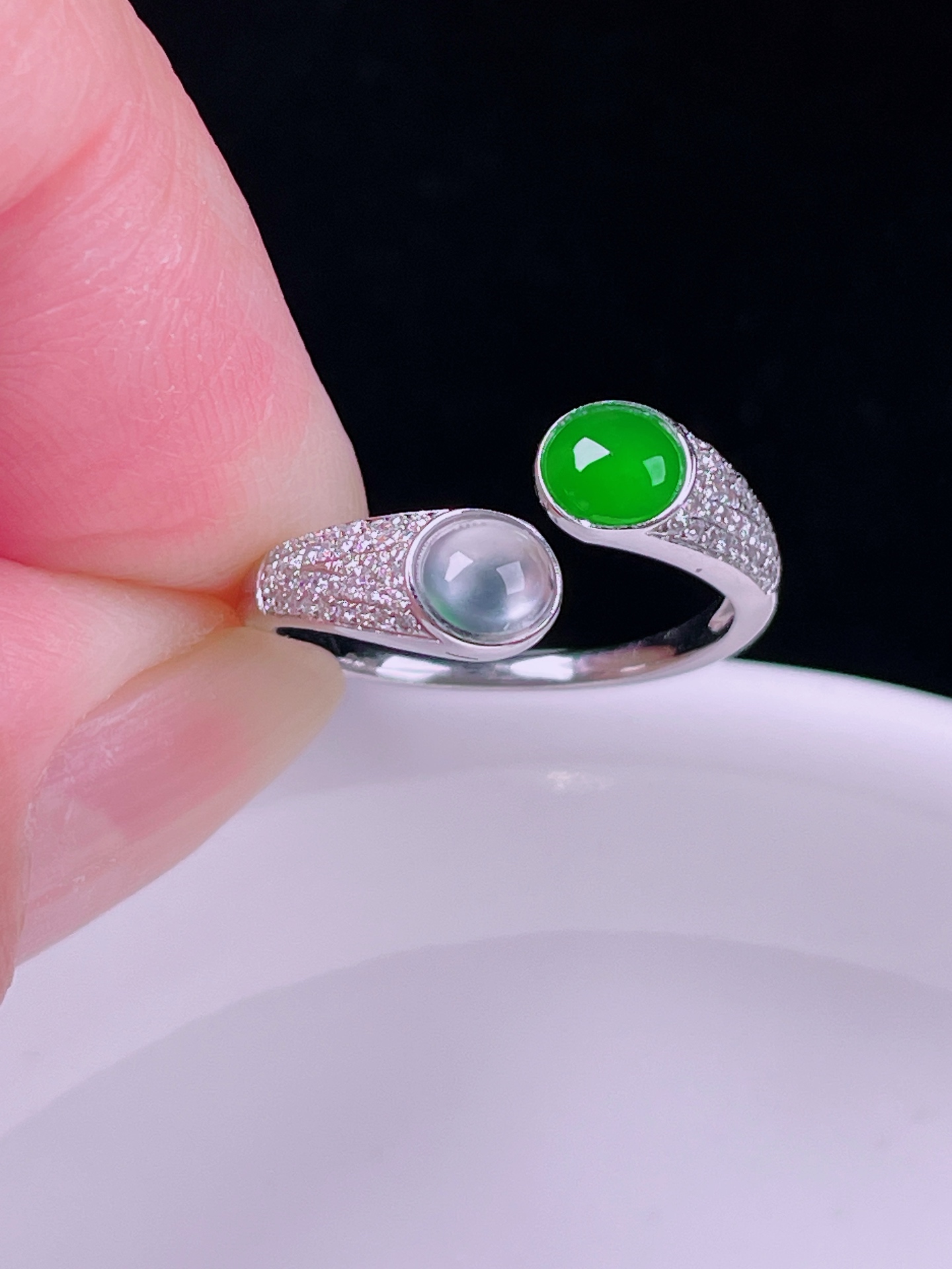 ️冰绿戒指，老种起光，细底通透，尺寸：裸石5/4.5/2mm0802