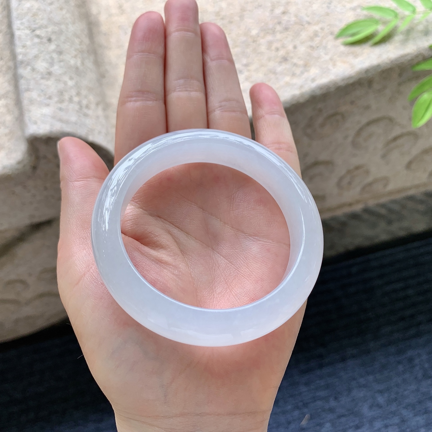 正圈55 56，圈口56/13.2/8.8，编码B2080325，描述糯冰底色，水润，种老，细腻，打