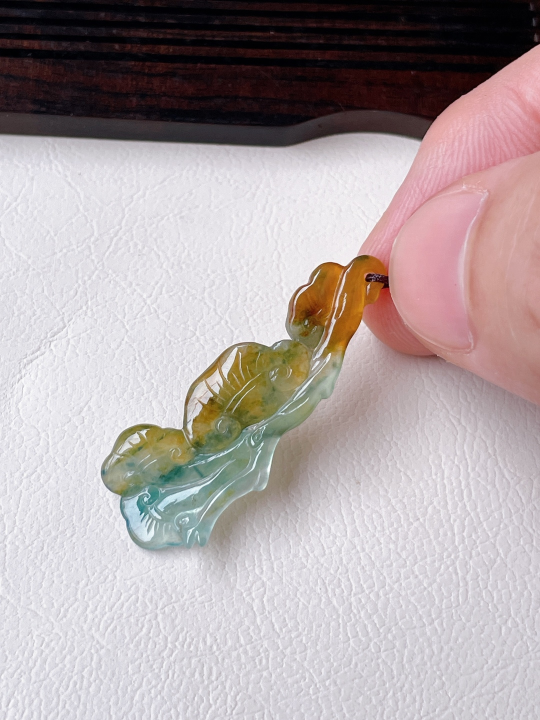 三彩灵芝如意，晶莹剔透，尺寸37.3/14/3.3/自然光实拍