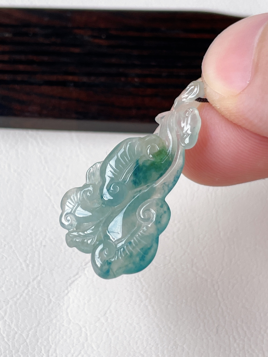 冰飘花灵芝如意，晶莹剔透，尺寸33.5/18.3/6.3/自然光实拍