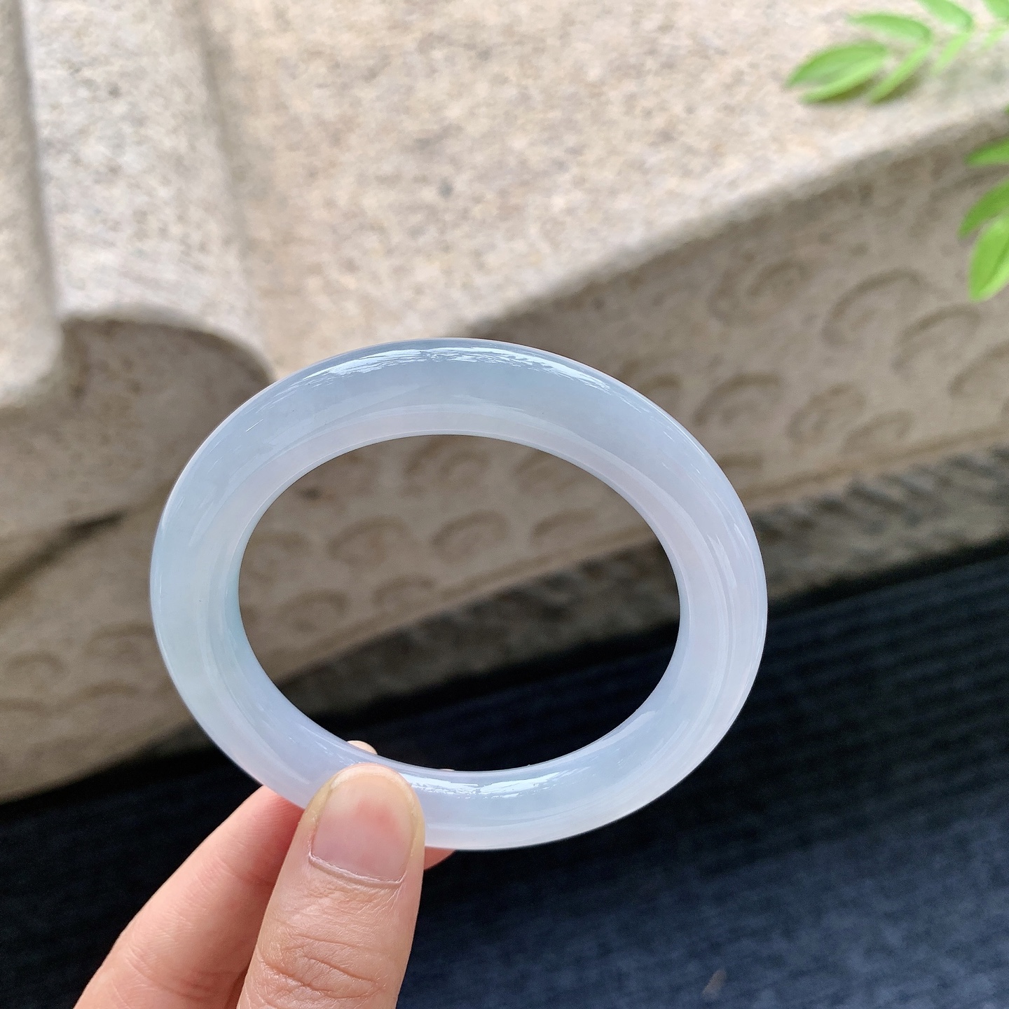 圆条53 54，圈口54.8/9.7/10.1，编码B2080324，糯冰紫罗兰，水润，种老，细腻，打灯有棉线