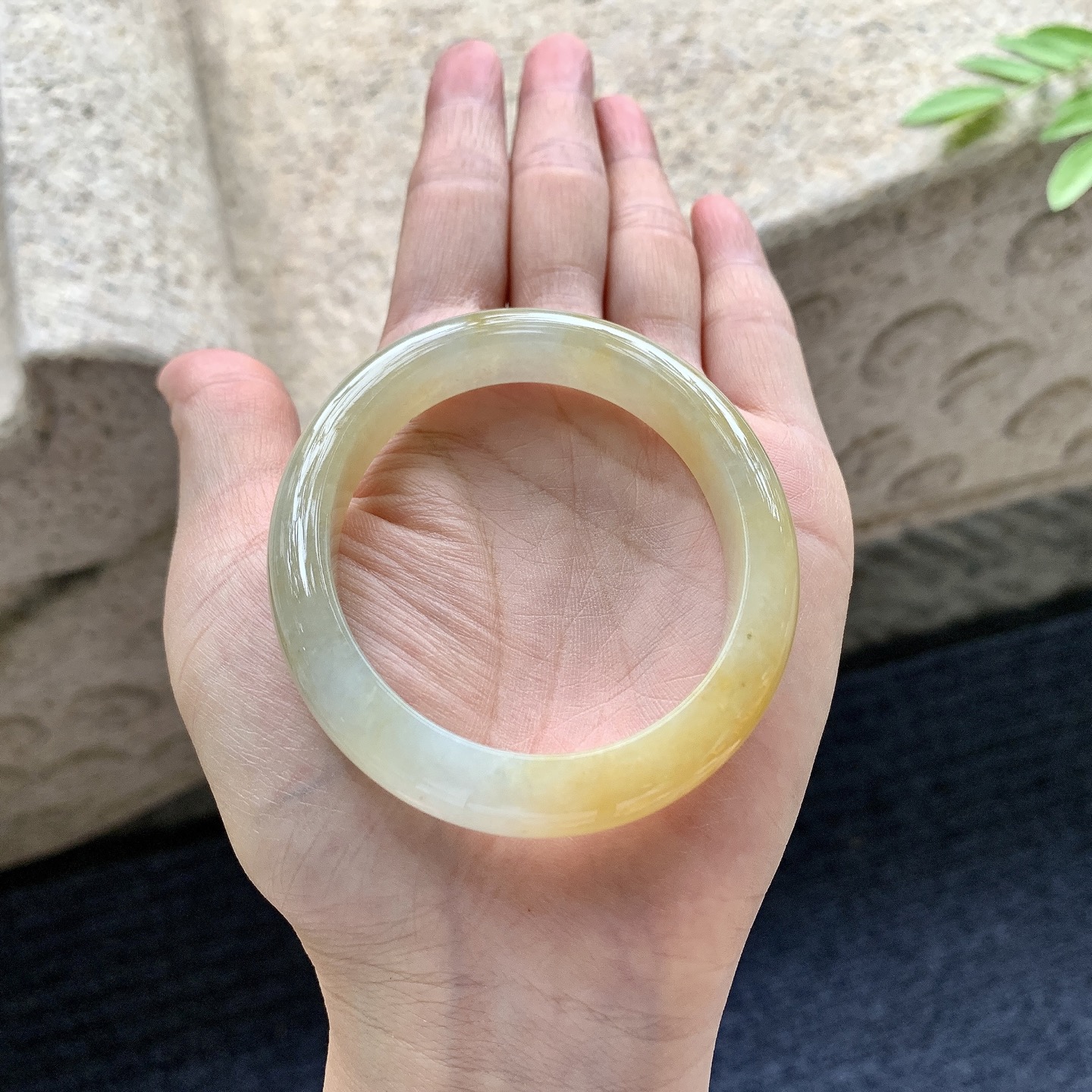 贵妃53 54，细糯黄翡，水润，种老，细腻，无裂。